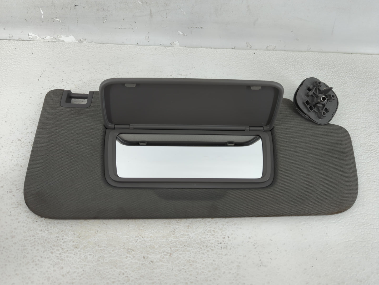2019-2022 Chevrolet Silverado 1500 Sun Visor Shade Replacement Passenger Right Mirror Fits Fits 2019 2020 2021 2022 OEM Used