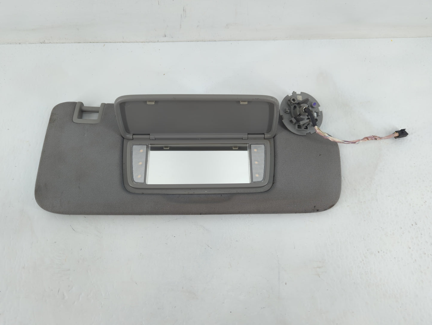 2019-2022 Chevrolet Silverado 1500 Sun Visor Shade Replacement Passenger Right Mirror Fits Fits 2019 2020 2021 2022 OEM Used