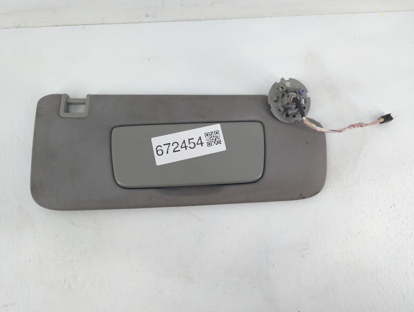 2019-2022 Chevrolet Silverado 1500 Sun Visor Shade Replacement Passenger Right Mirror Fits Fits 2019 2020 2021 2022 OEM Used