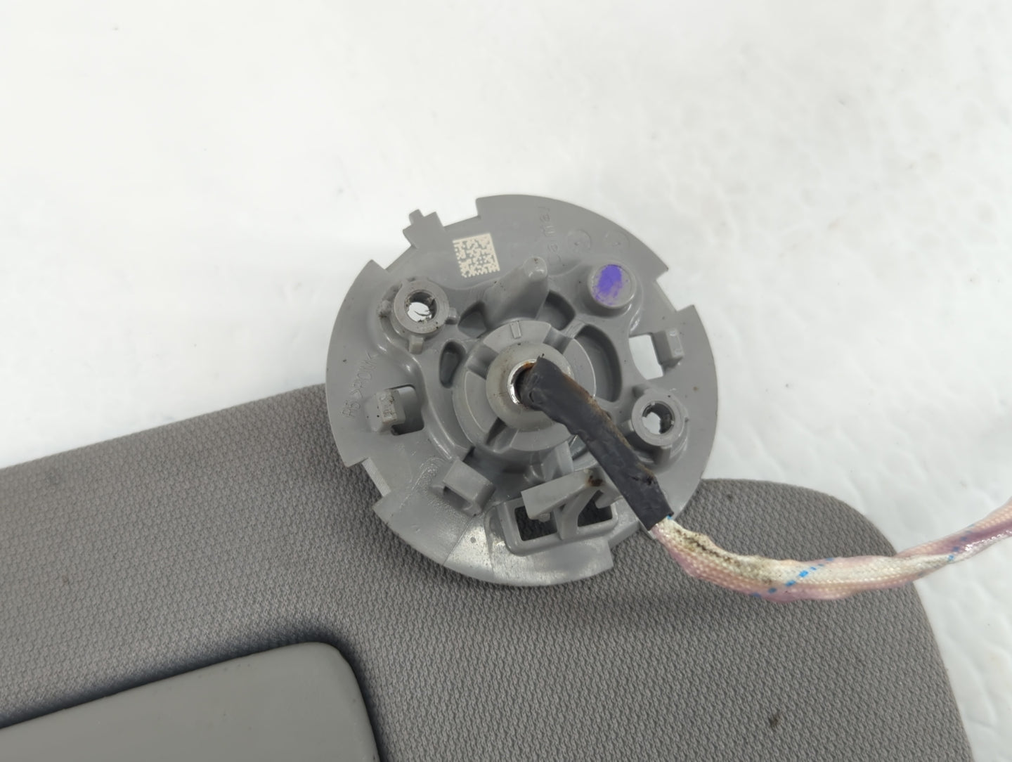 2019-2022 Chevrolet Silverado 1500 Sun Visor Shade Replacement Passenger Right Mirror Fits Fits 2019 2020 2021 2022 OEM Used