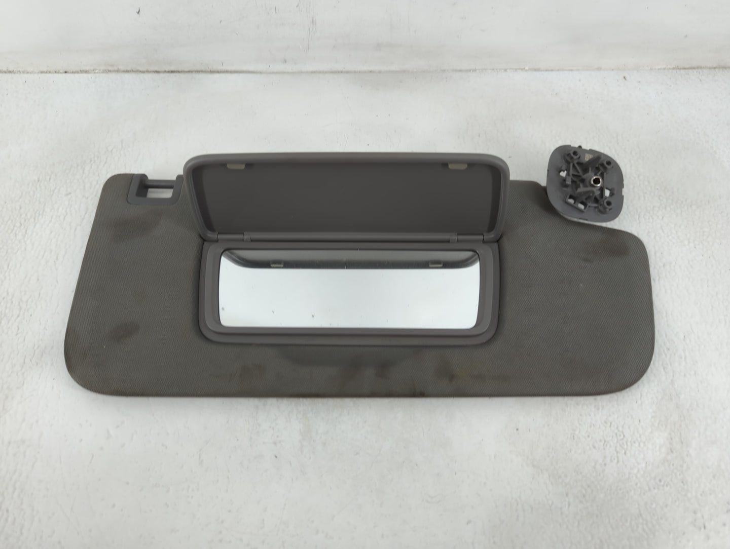 2019-2022 Chevrolet Silverado 1500 Sun Visor Shade Replacement Passenger Right Mirror Fits Fits 2019 2020 2021 2022 OEM Used