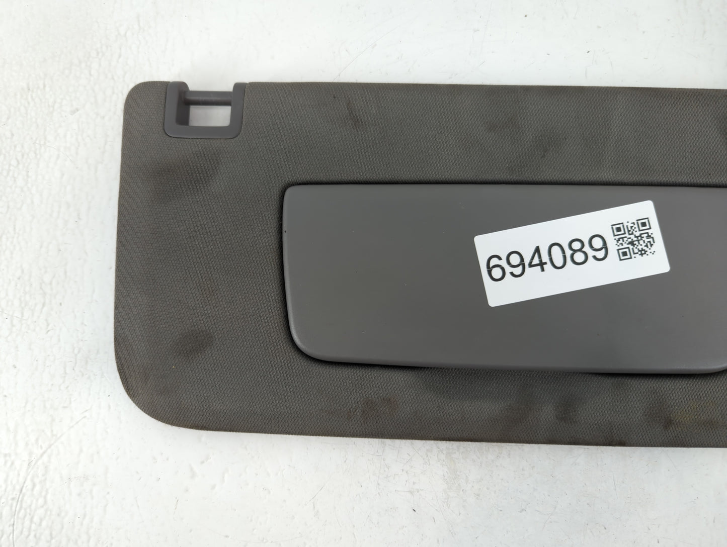 2019-2022 Chevrolet Silverado 1500 Sun Visor Shade Replacement Passenger Right Mirror Fits Fits 2019 2020 2021 2022 OEM Used