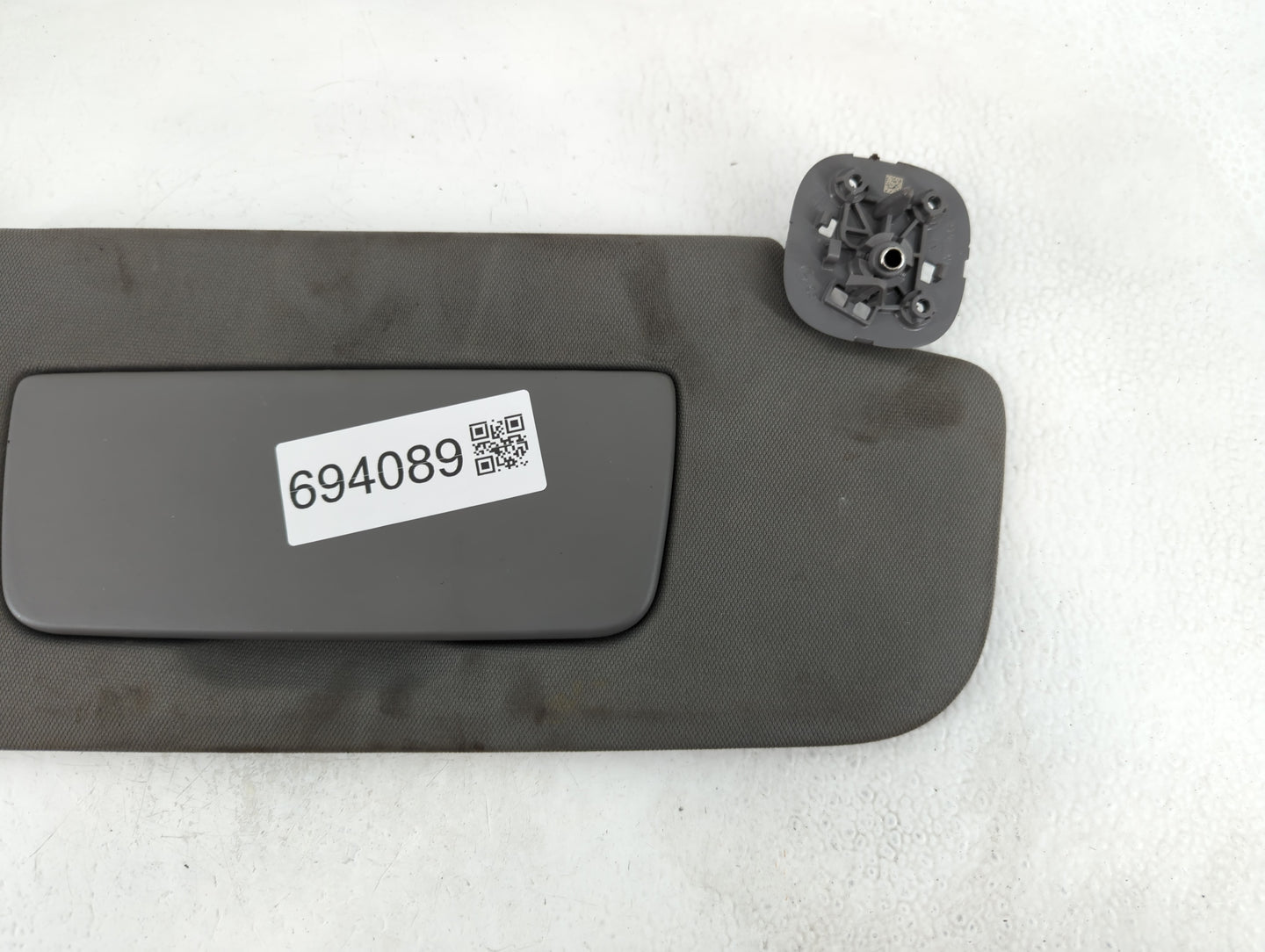 2019-2022 Chevrolet Silverado 1500 Sun Visor Shade Replacement Passenger Right Mirror Fits Fits 2019 2020 2021 2022 OEM Used
