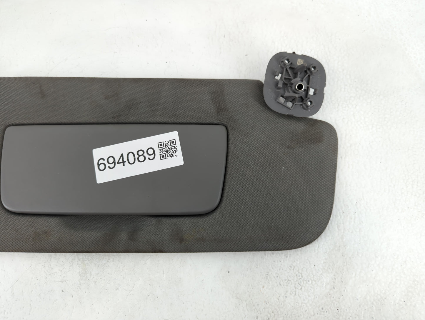 2019-2022 Chevrolet Silverado 1500 Sun Visor Shade Replacement Passenger Right Mirror Fits Fits 2019 2020 2021 2022 OEM Used