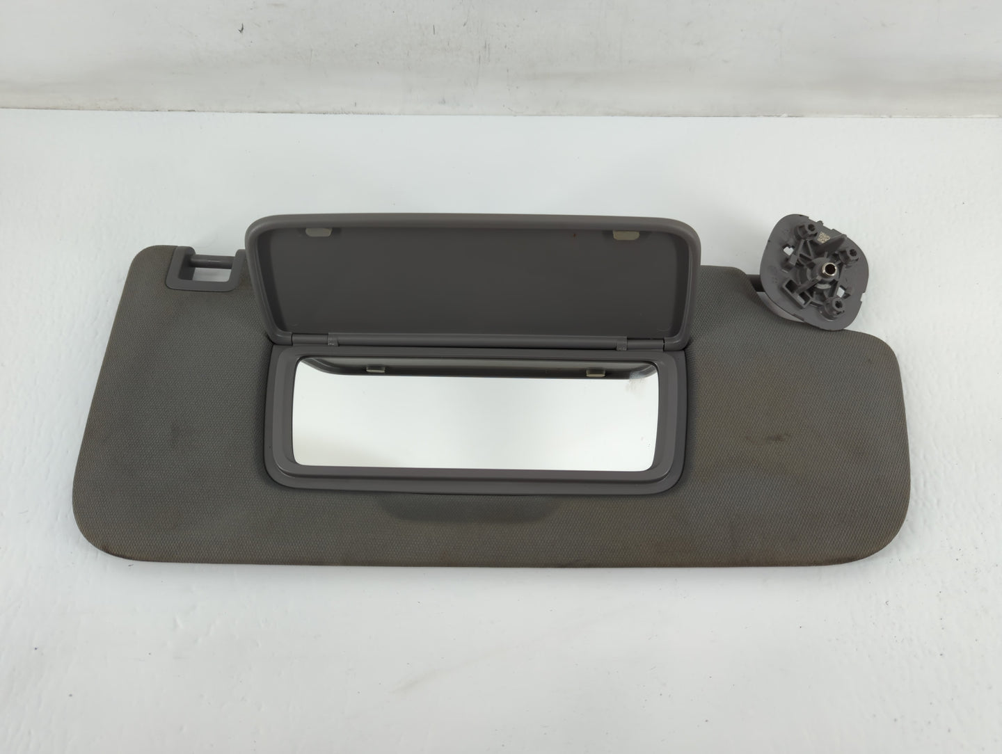 2019-2022 Chevrolet Silverado 1500 Sun Visor Shade Replacement Passenger Right Mirror Fits Fits 2019 2020 2021 2022 OEM Used