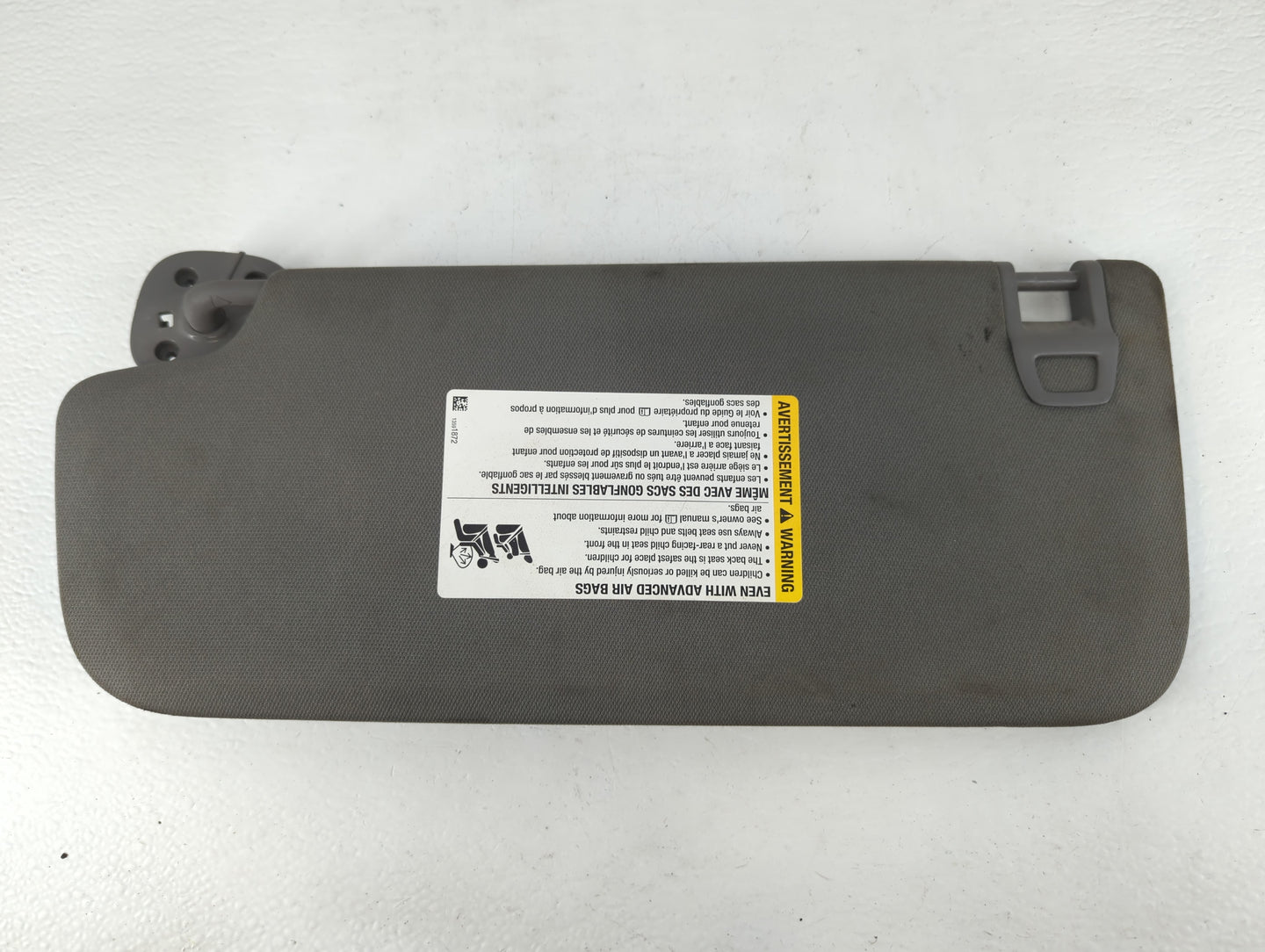 2019-2022 Chevrolet Silverado 1500 Sun Visor Shade Replacement Passenger Right Mirror Fits Fits 2019 2020 2021 2022 OEM Used