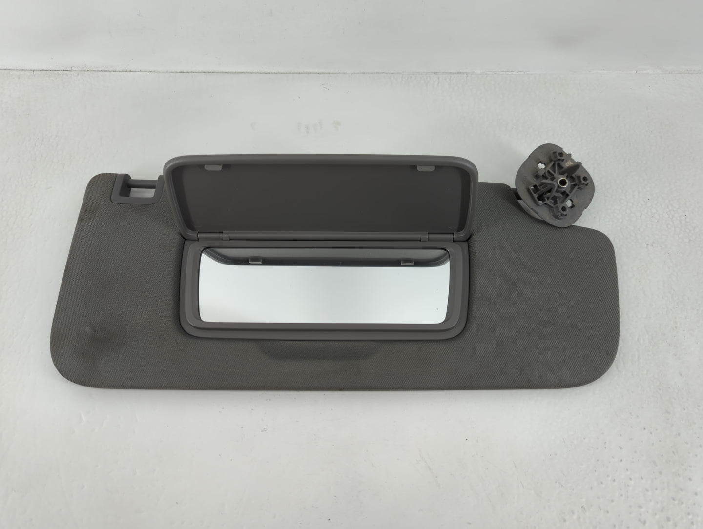 2019-2022 Chevrolet Silverado 1500 Sun Visor Shade Replacement Passenger Right Mirror Fits Fits 2019 2020 2021 2022 OEM Used