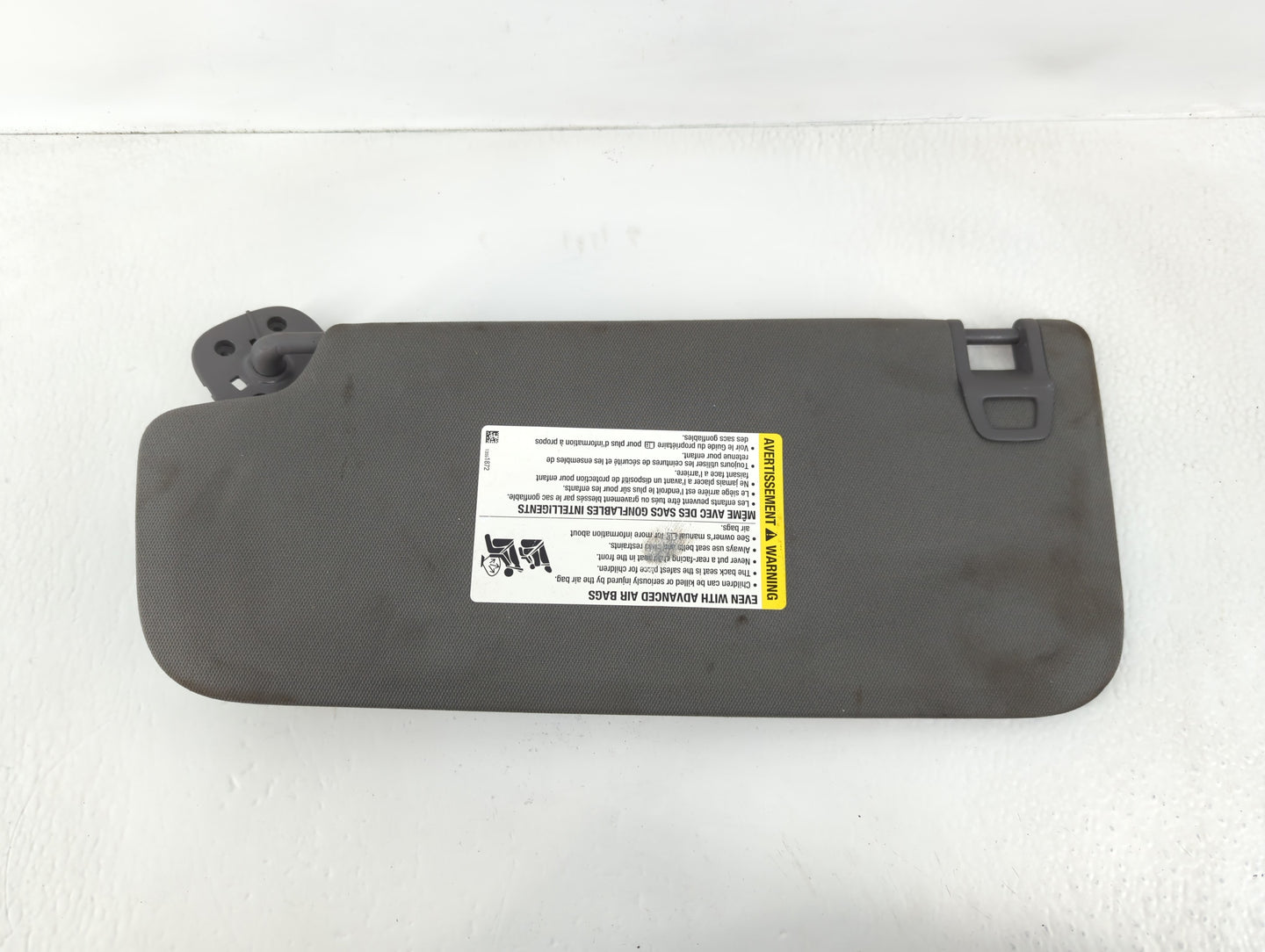 2019-2022 Chevrolet Silverado 1500 Sun Visor Shade Replacement Passenger Right Mirror Fits Fits 2019 2020 2021 2022 OEM Used