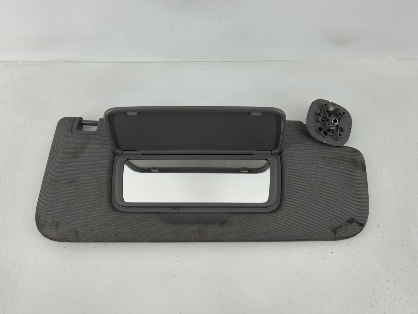 2019-2022 Chevrolet Silverado 1500 Sun Visor Shade Replacement Passenger Right Mirror Fits Fits 2019 2020 2021 2022 OEM Used