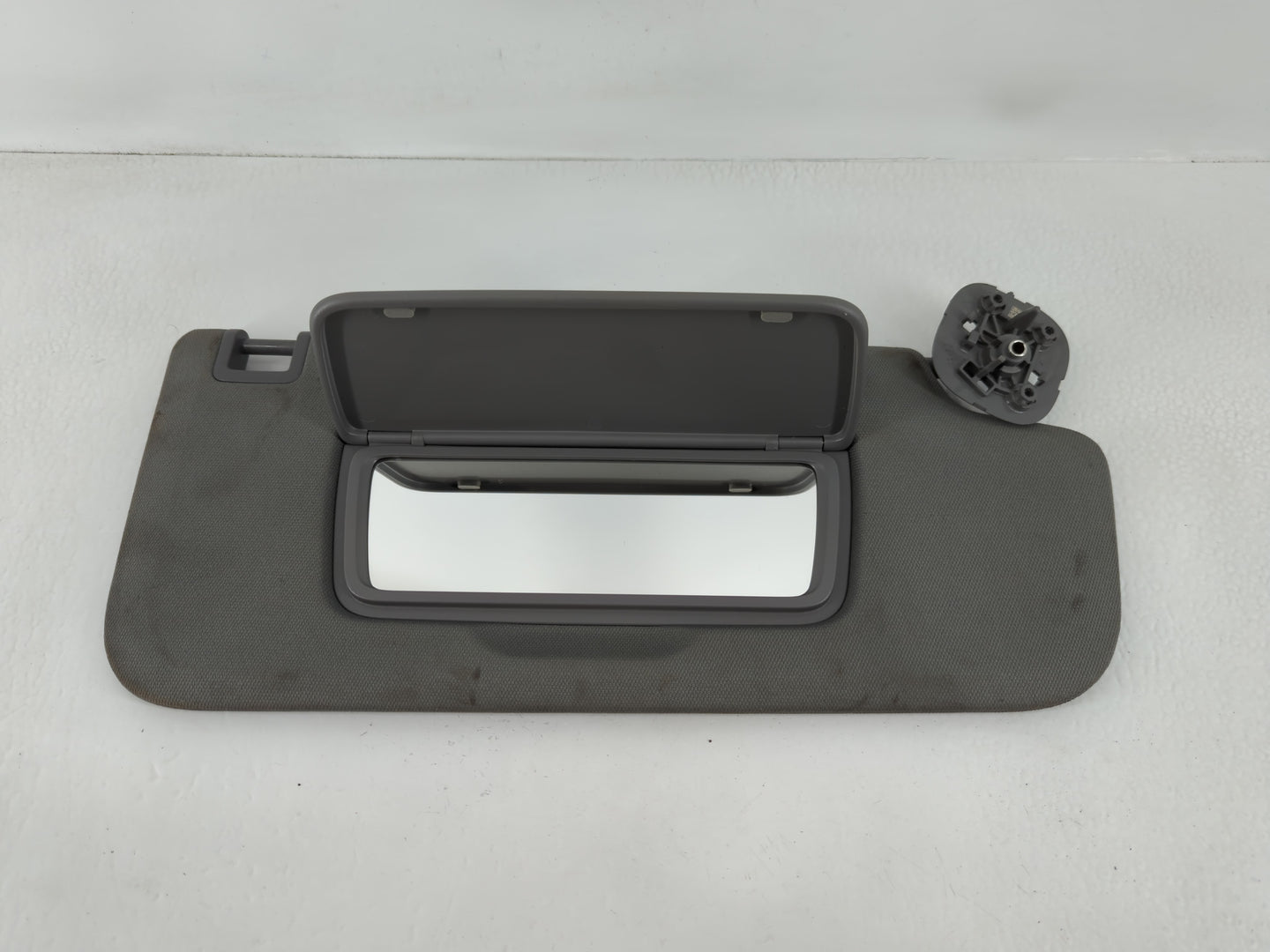 2019-2022 Chevrolet Silverado 1500 Sun Visor Shade Replacement Passenger Right Mirror Fits Fits 2019 2020 2021 2022 OEM Used
