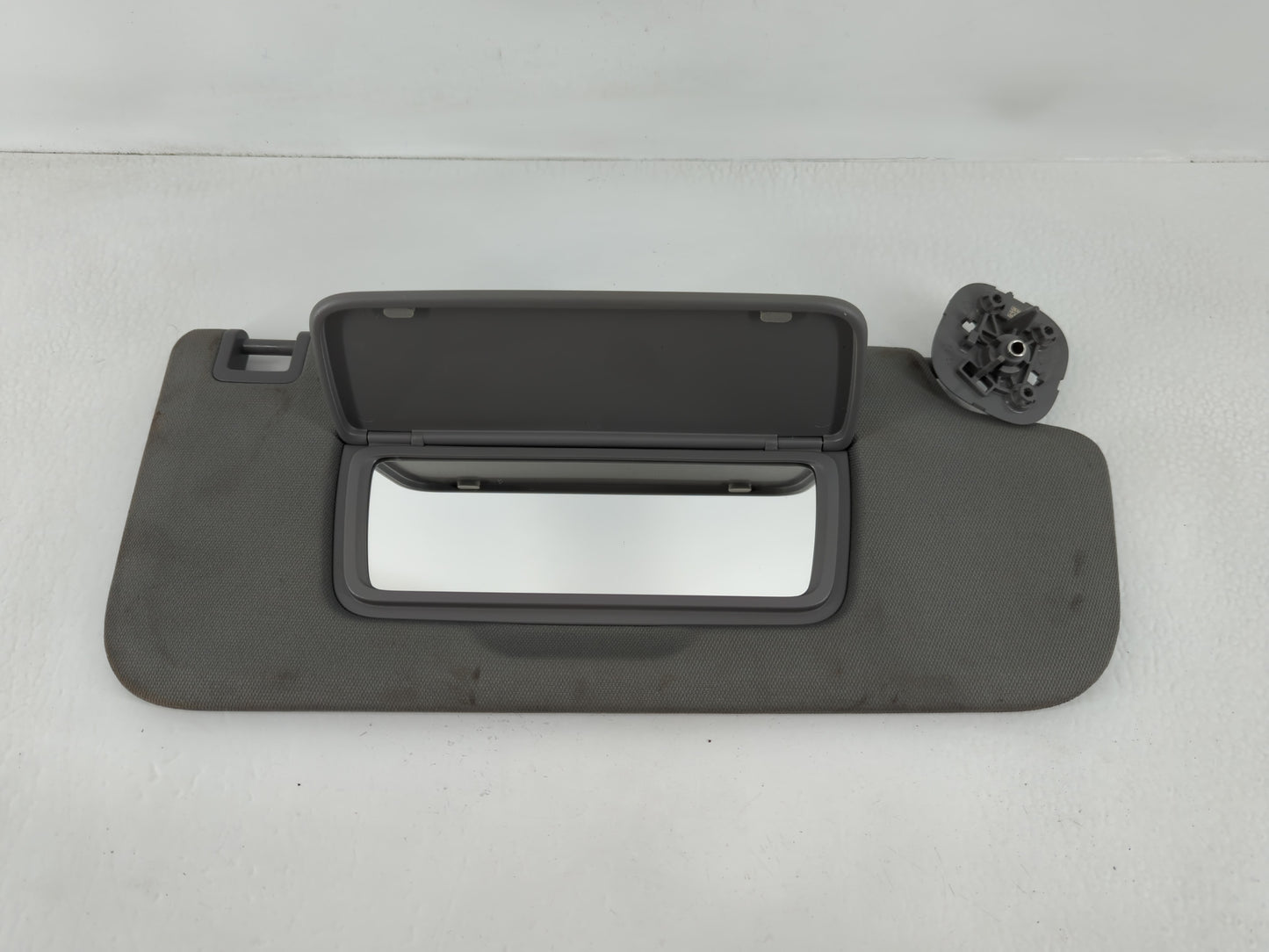 2019-2022 Chevrolet Silverado 1500 Sun Visor Shade Replacement Passenger Right Mirror Fits Fits 2019 2020 2021 2022 OEM Used