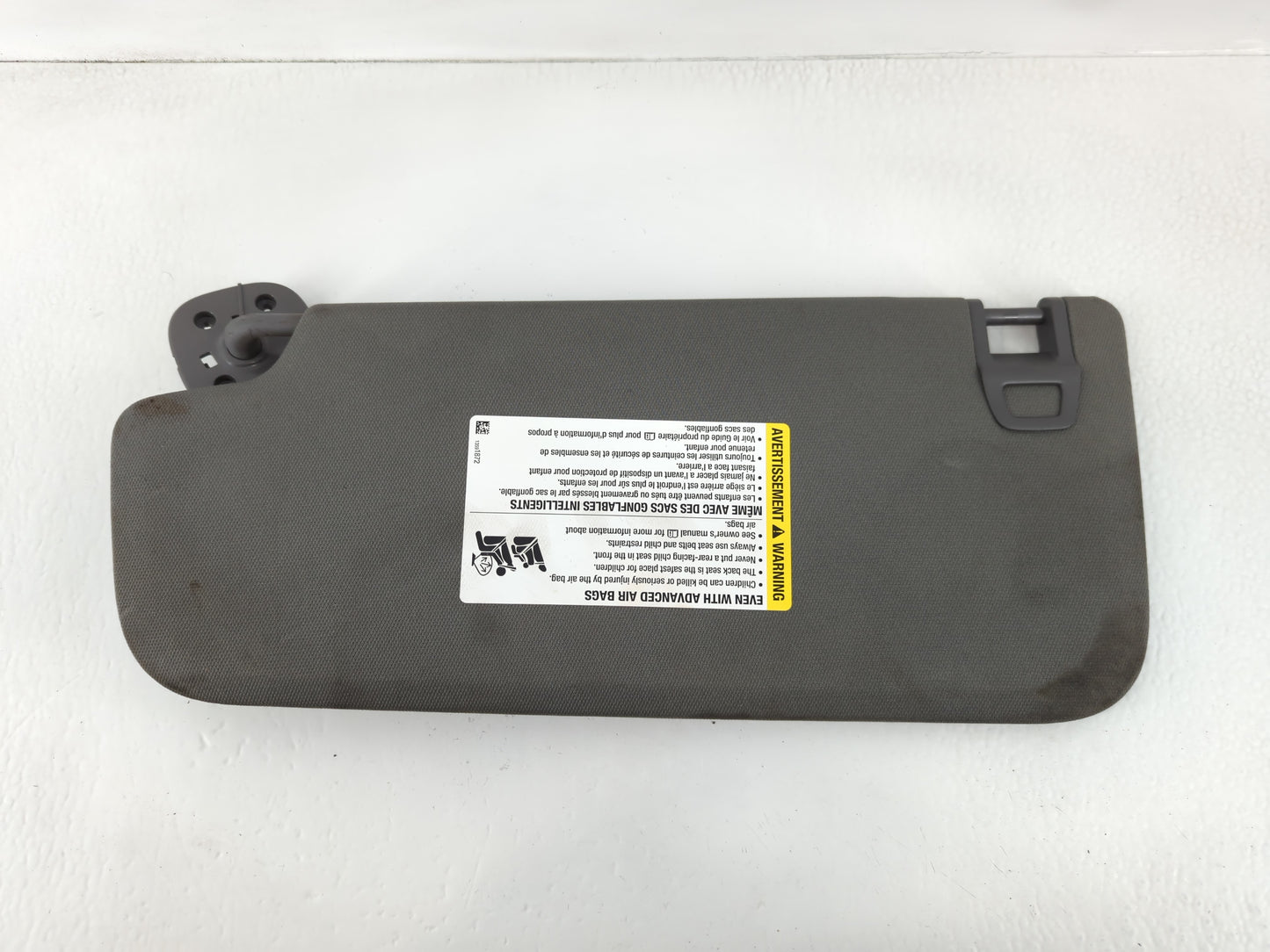 2019-2022 Chevrolet Silverado 1500 Sun Visor Shade Replacement Passenger Right Mirror Fits Fits 2019 2020 2021 2022 OEM Used