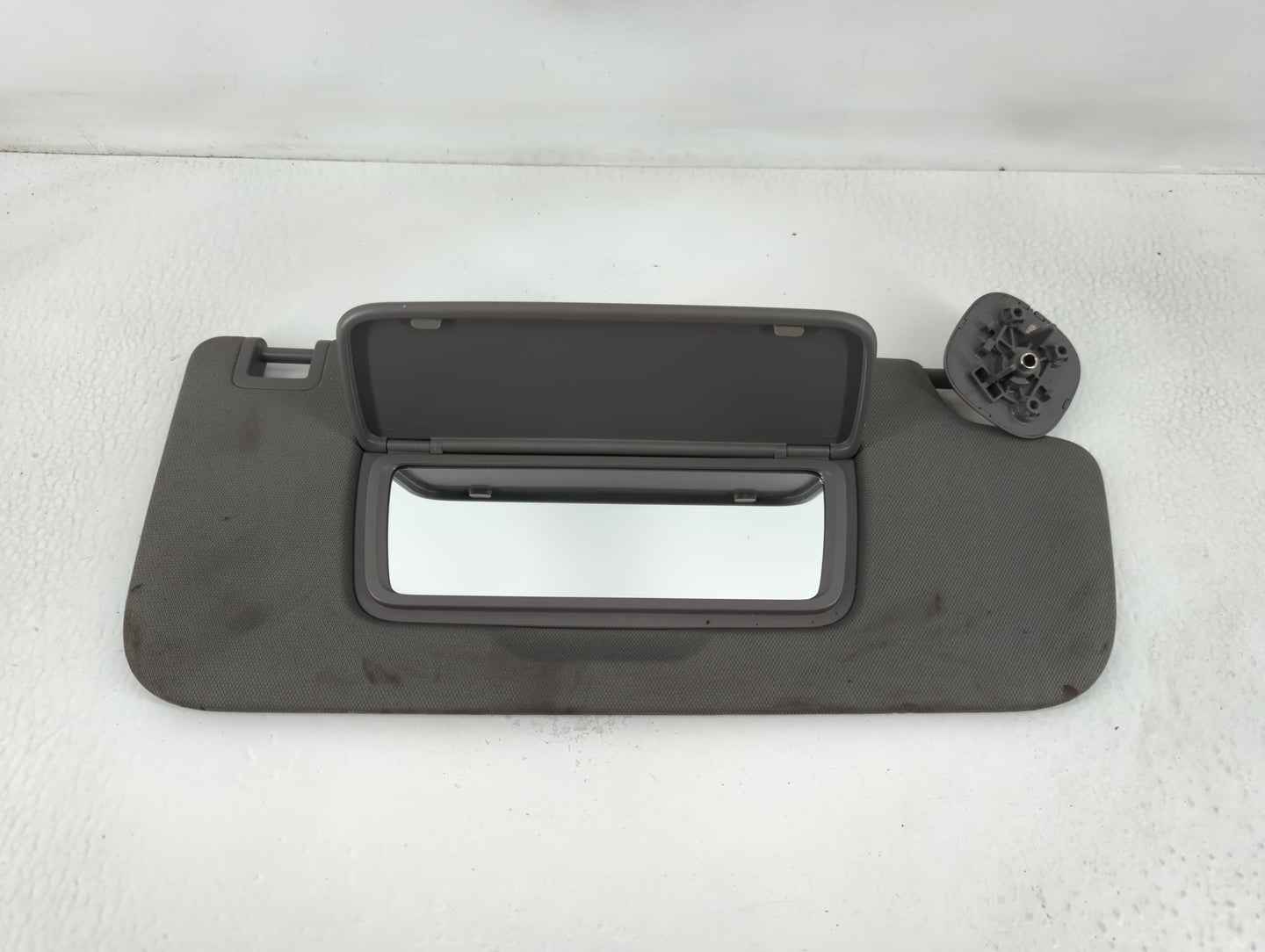 2019-2022 Chevrolet Silverado 1500 Sun Visor Shade Replacement Passenger Right Mirror Fits Fits 2019 2020 2021 2022 OEM Used
