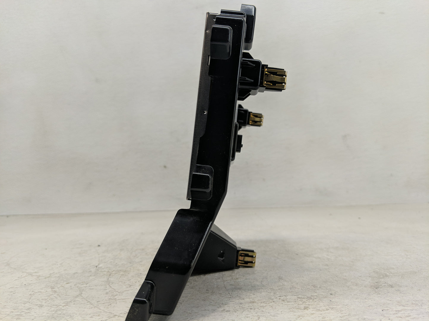 2021 Chevrolet Silverado 2500 Radio AM FM Cd Player Receiver Replacement P/N:84746880 Fits OEM Used Auto Parts - Oemusedauto