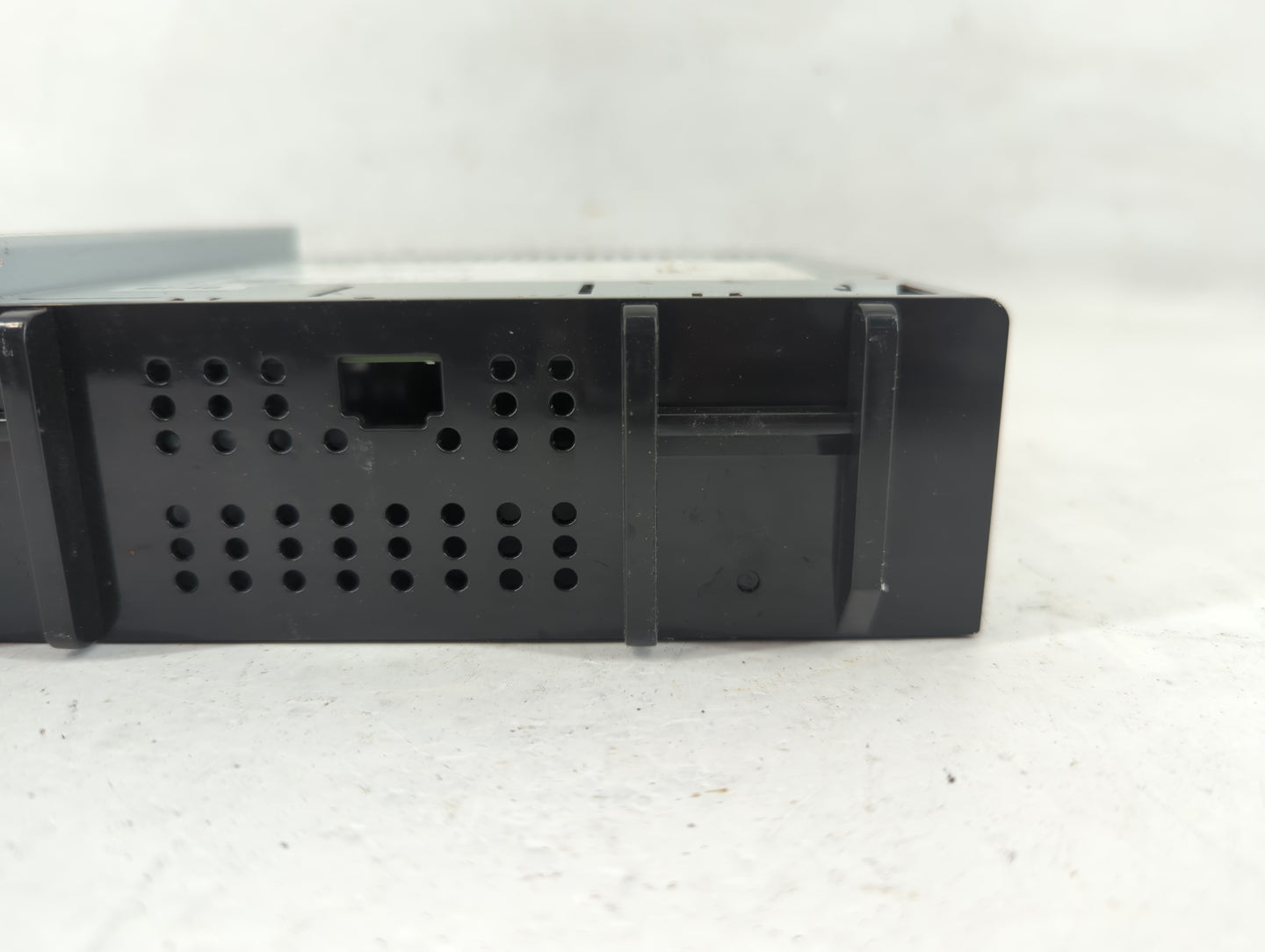 2020-2022 Chevrolet Spark Radio AM FM Cd Player Receiver Replacement P/N:42756549 Fits Fits 2020 2021 2022 OEM Used Auto Par