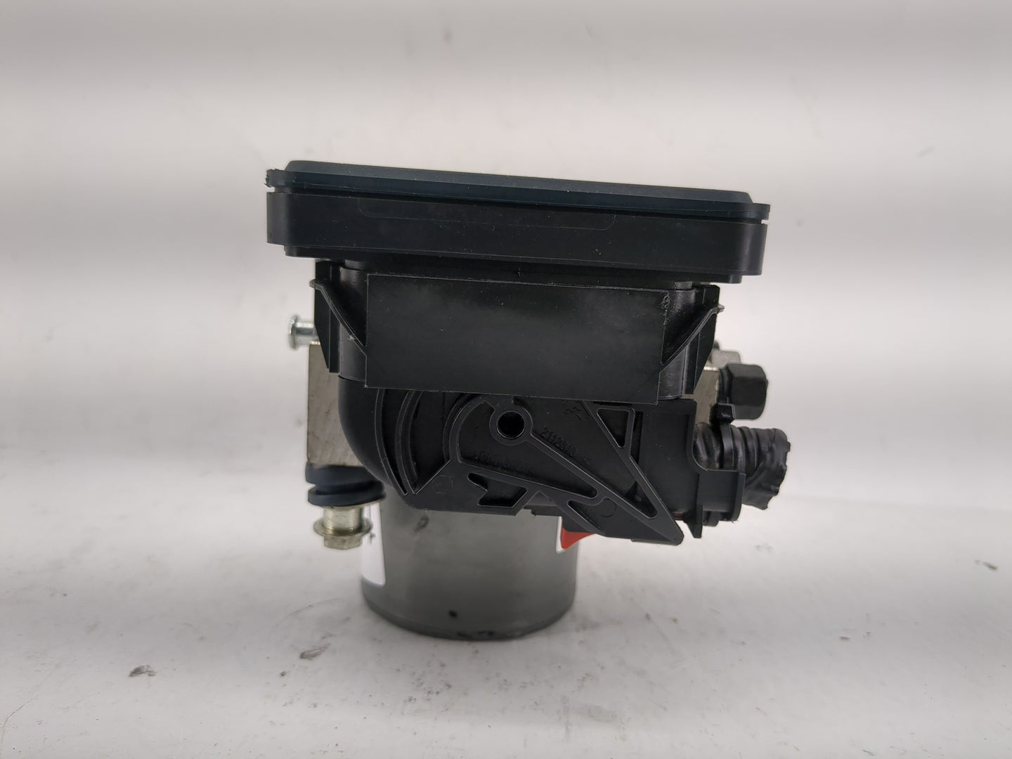 2019-2022 Chevrolet Spark ABS Pump Control Module Replacement P/N:42704012 Fits Fits 2019 2020 2021 2022 OEM Used Auto Parts