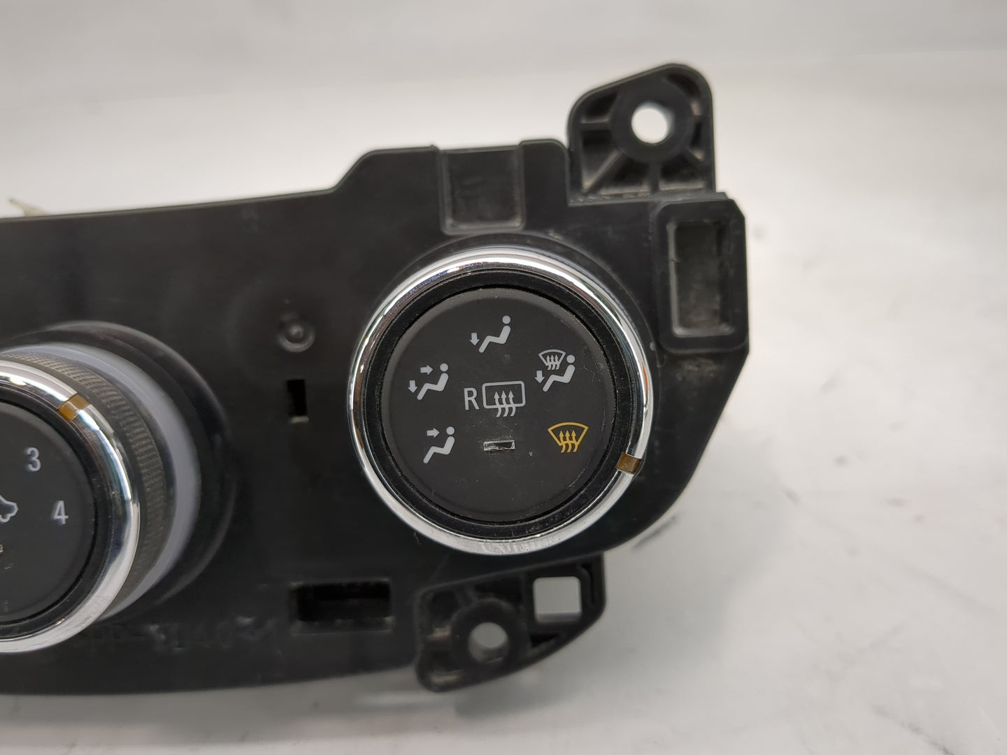 2019-2022 Chevrolet Spark Climate Control Module Temperature AC/Heater Replacement Fits Fits 2019 2020 2021 2022 OEM Used Au