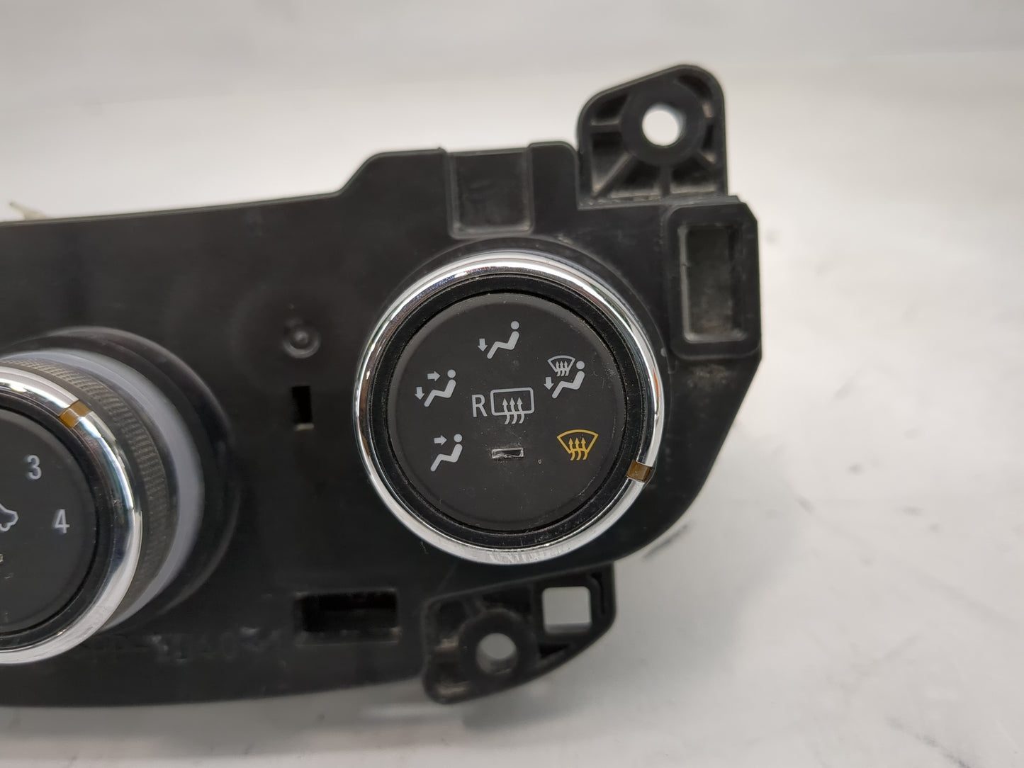2019-2022 Chevrolet Spark Climate Control Module Temperature AC/Heater Replacement Fits Fits 2019 2020 2021 2022 OEM Used Au