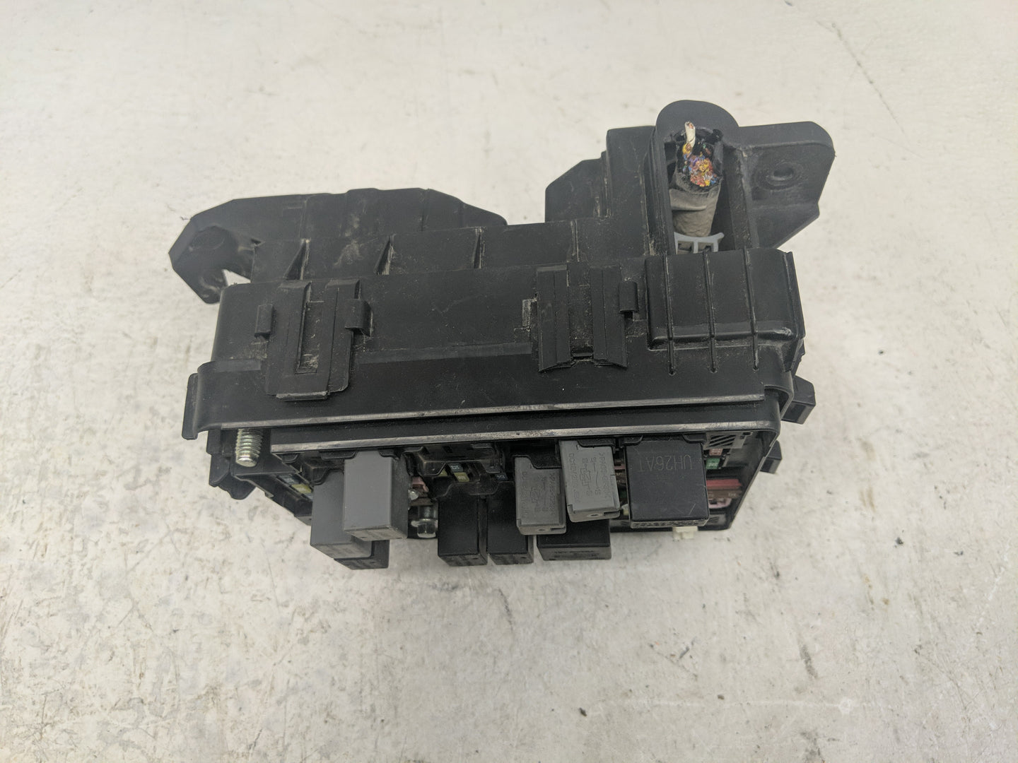 2020-2021 Chevrolet Spark Fusebox Fuse Box Panel Relay Module P/N:42702552 Fits Fits 2020 2021 OEM Used Auto Parts - Oemused