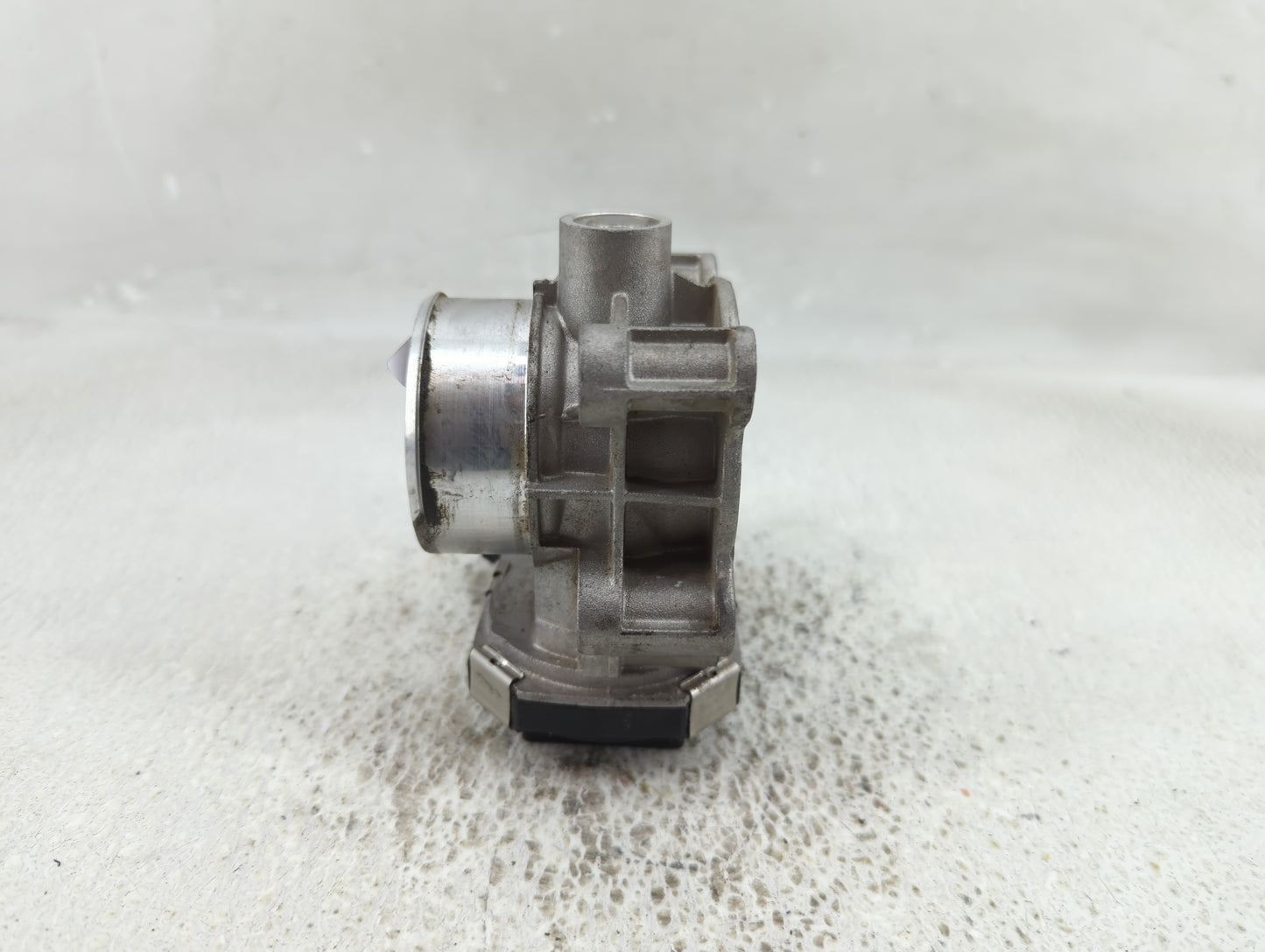 2016-2022 Chevrolet Spark Throttle Body P/N:12654237 Fits Fits 2016 2017 2018 2019 2020 2021 2022 OEM Used Auto Parts - Oemu