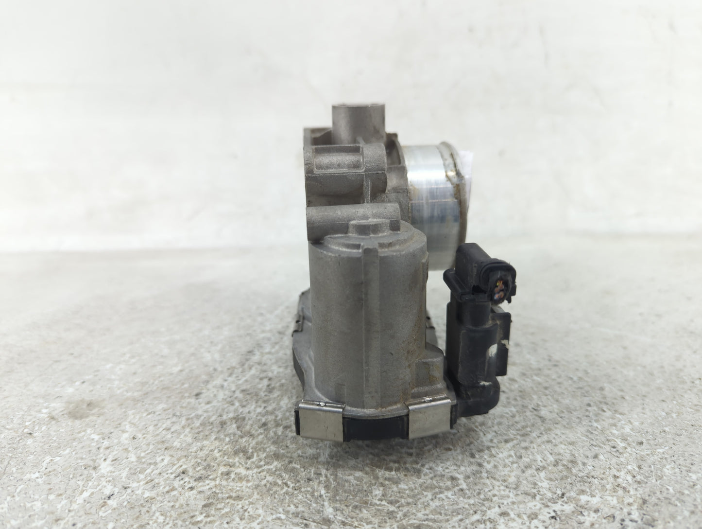 2016-2022 Chevrolet Spark Throttle Body P/N:12673014 12654237 Fits Fits 2016 2017 2018 2019 2020 2021 2022 OEM Used Auto Par