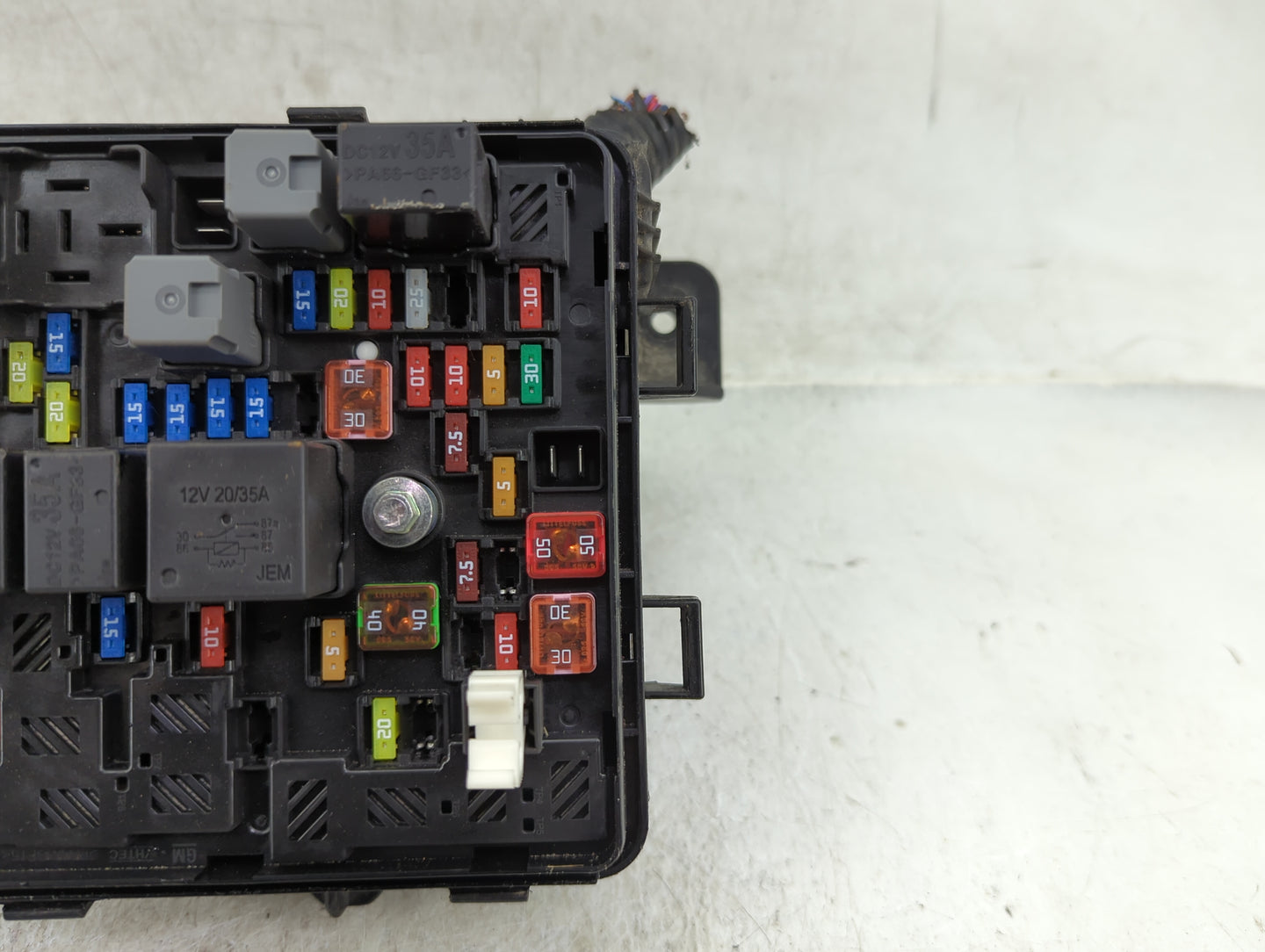2019-2022 Chevrolet Spark Fusebox Fuse Box Panel Relay Module P/N:42702558 Fits Fits 2019 2020 2021 2022 OEM Used Auto Parts