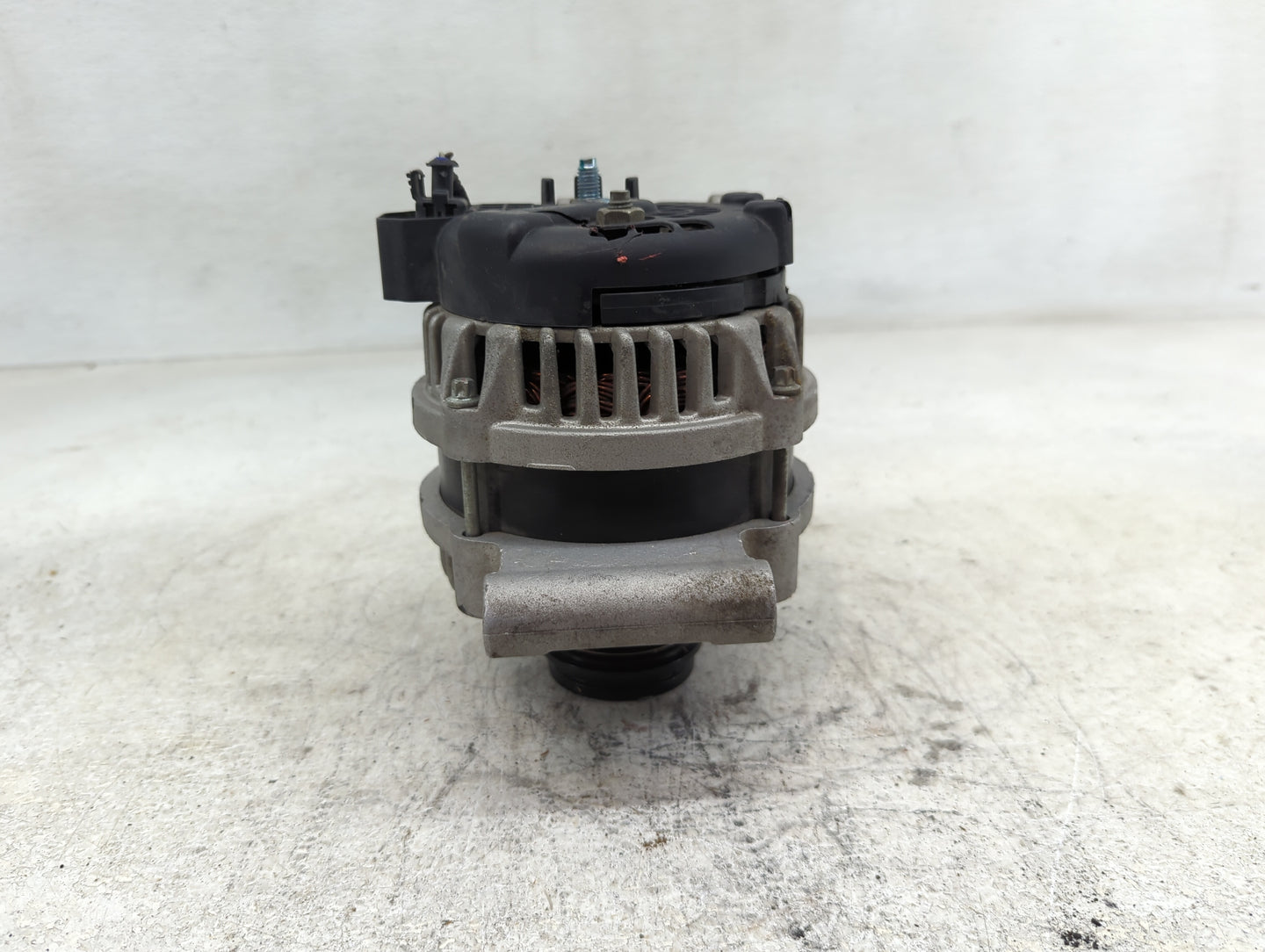 2016-2022 Chevrolet Spark Alternator Replacement Generator Charging Assembly Engine OEM P/N:42527306 Fits OEM Used Auto Part