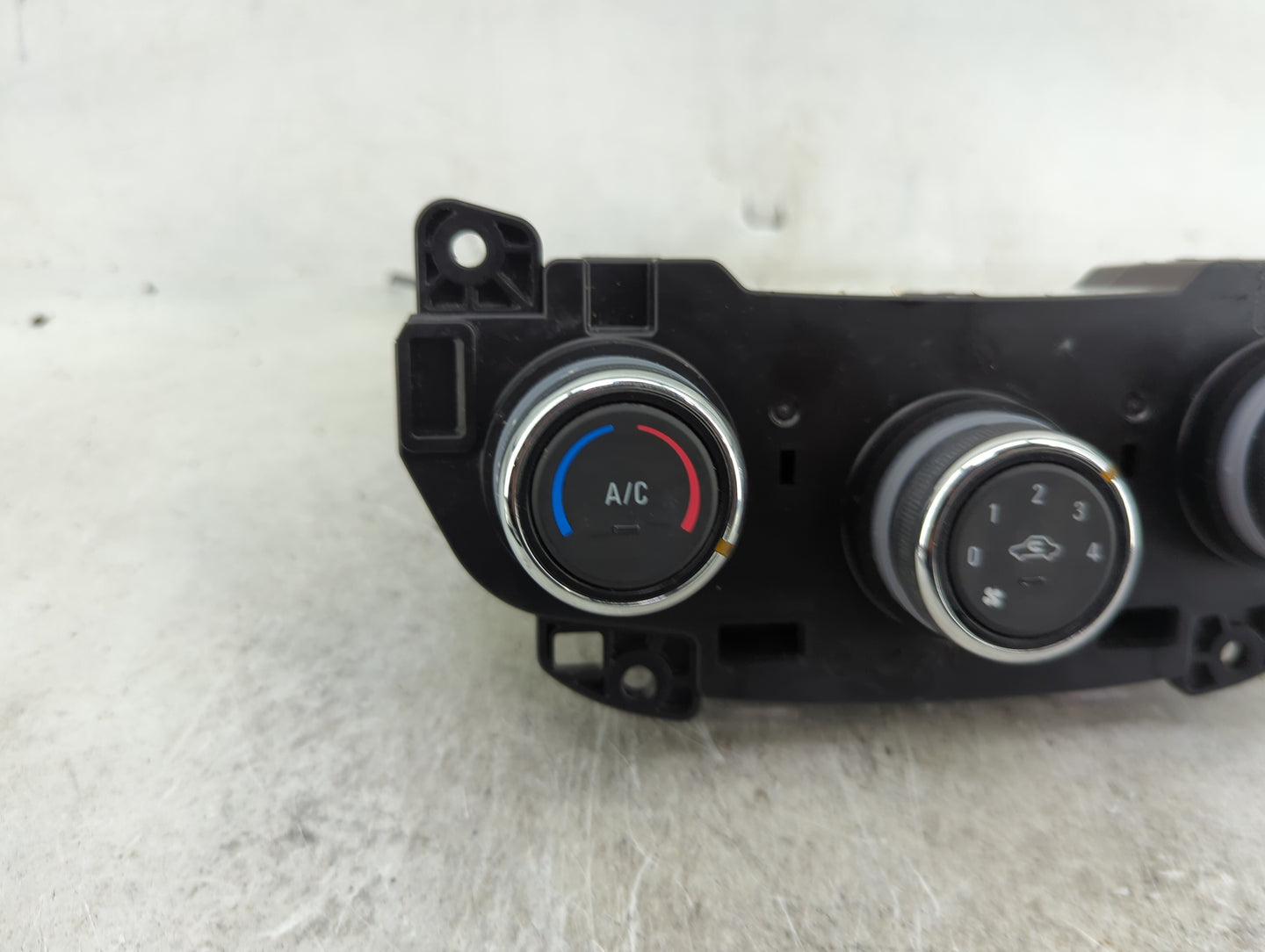 2019-2022 Chevrolet Spark Climate Control Module Temperature AC/Heater Replacement P/N:42620151 323010000000X Fits OEM Used 