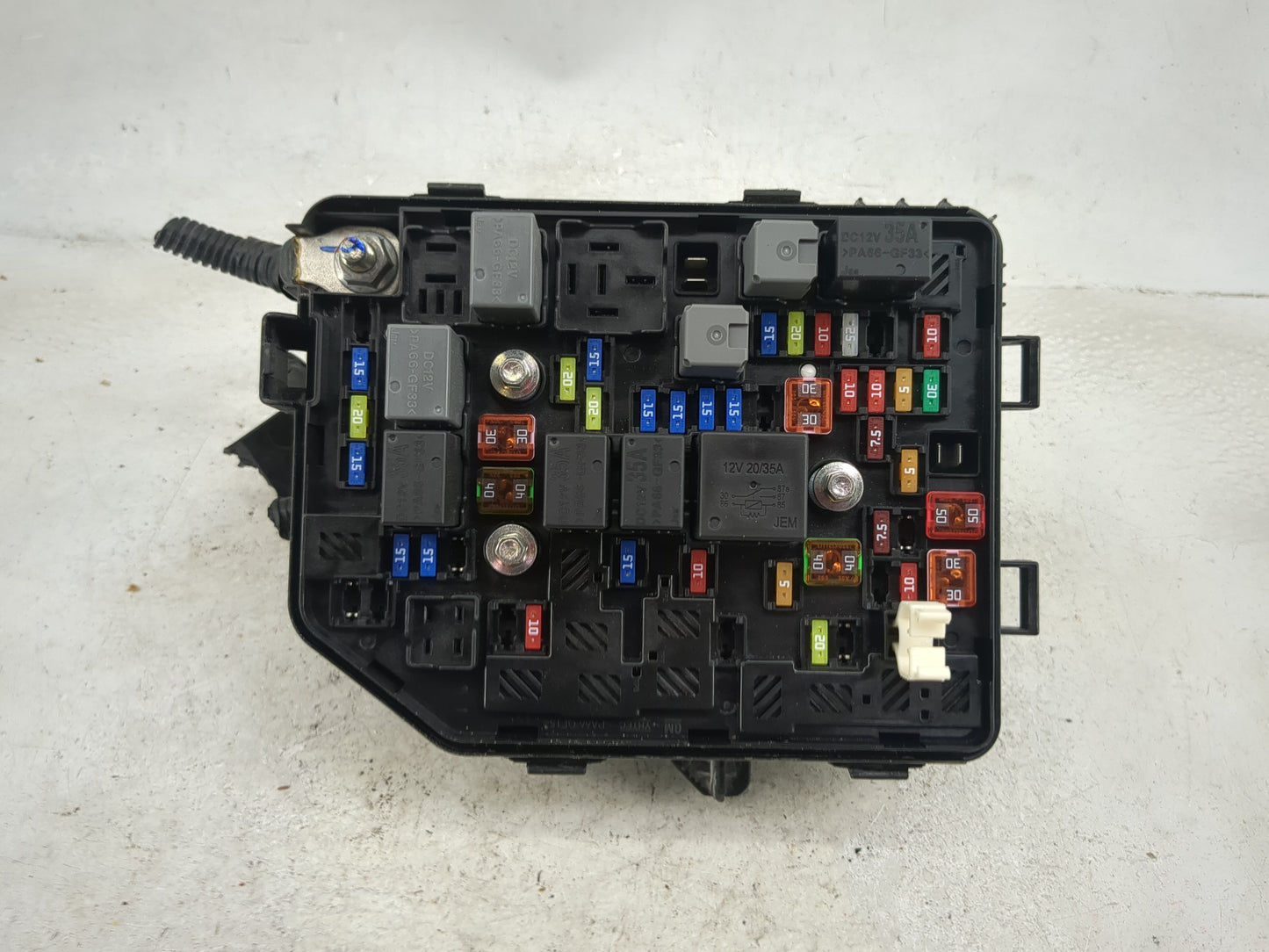 2020-2021 Chevrolet Spark Fusebox Fuse Box Panel Relay Module P/N:42702558 Fits Fits 2020 2021 OEM Used Auto Parts - Oemused