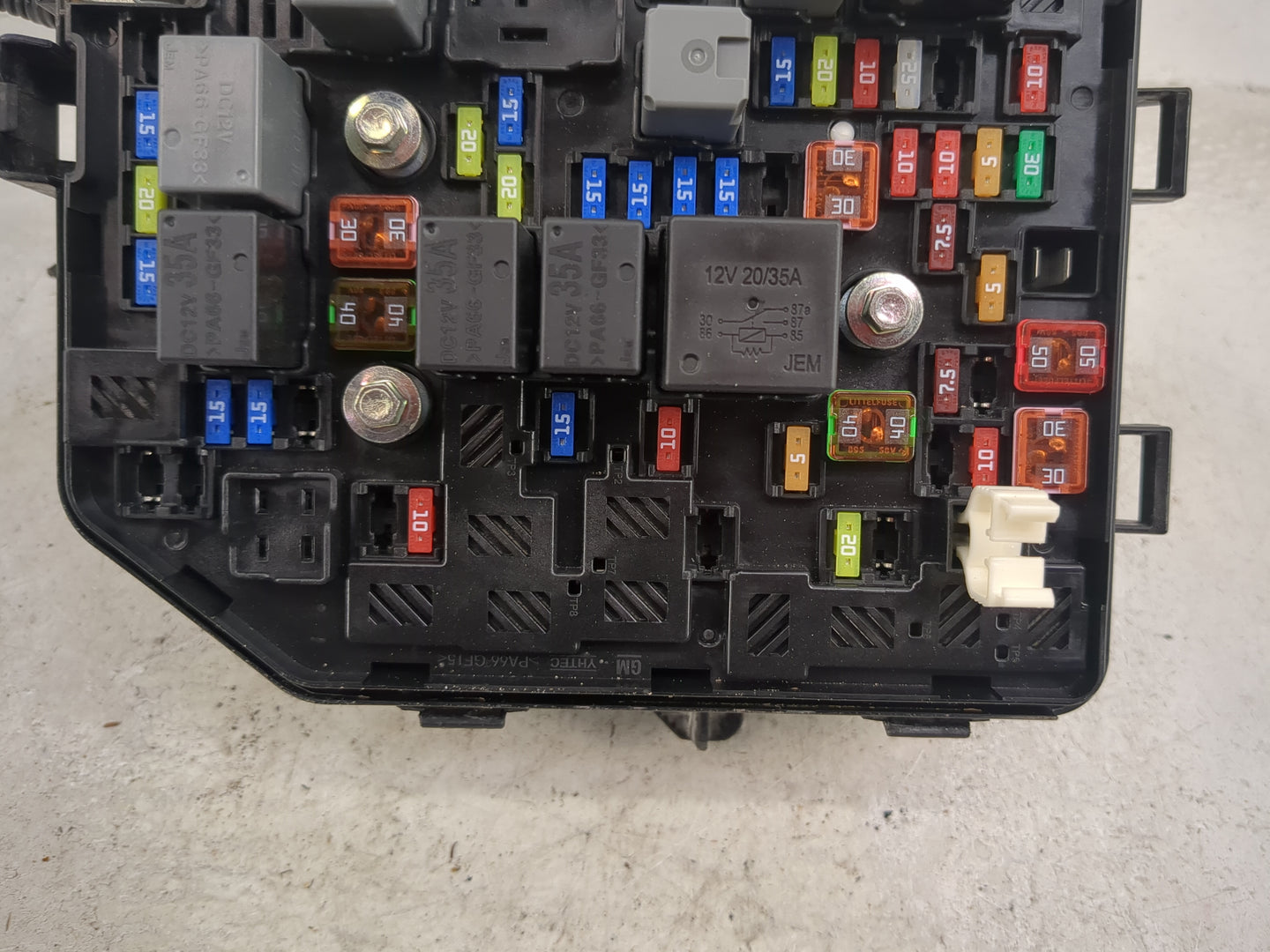 2020-2021 Chevrolet Spark Fusebox Fuse Box Panel Relay Module P/N:42702558 Fits Fits 2020 2021 OEM Used Auto Parts - Oemused