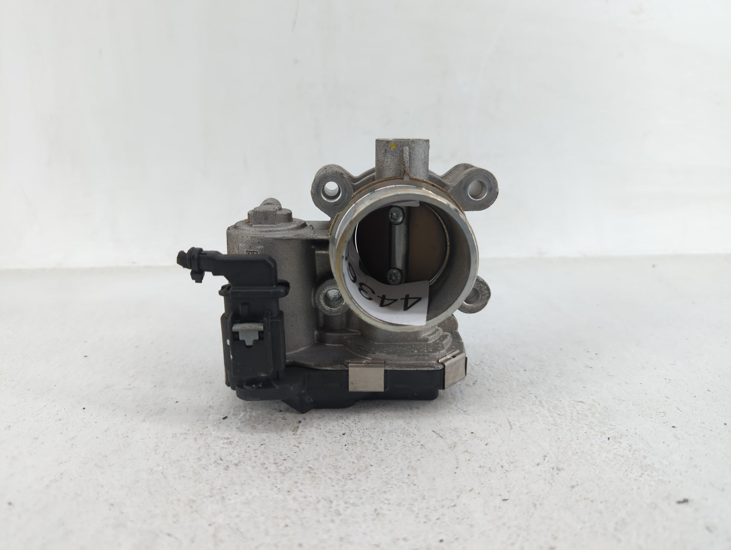 2016-2022 Chevrolet Spark Throttle Body P/N:12673014 Fits Fits 2016 2017 2018 2019 2020 2021 2022 OEM Used Auto Parts - Oemu