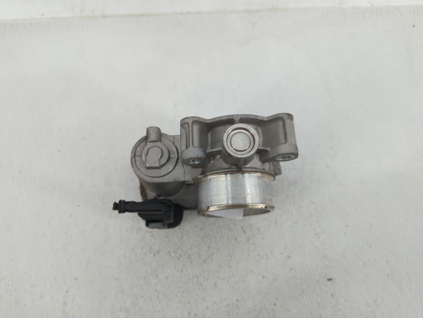 2016-2022 Chevrolet Spark Throttle Body P/N:12673014 Fits Fits 2016 2017 2018 2019 2020 2021 2022 OEM Used Auto Parts - Oemu