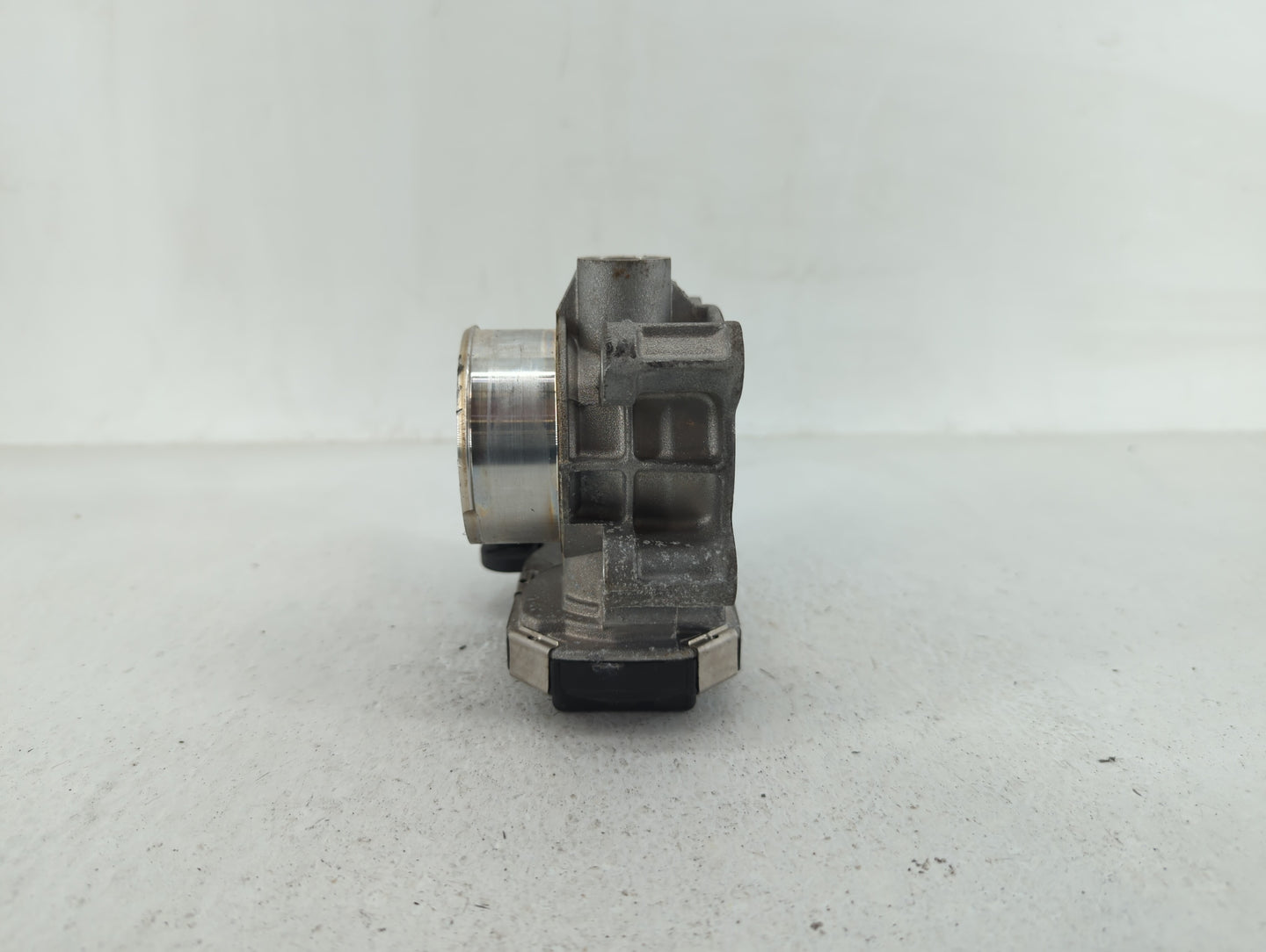 2016-2022 Chevrolet Spark Throttle Body P/N:12673014 Fits Fits 2016 2017 2018 2019 2020 2021 2022 OEM Used Auto Parts - Oemu