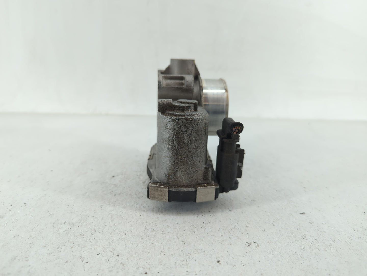 2016-2022 Chevrolet Spark Throttle Body P/N:12673014 Fits Fits 2016 2017 2018 2019 2020 2021 2022 OEM Used Auto Parts - Oemu