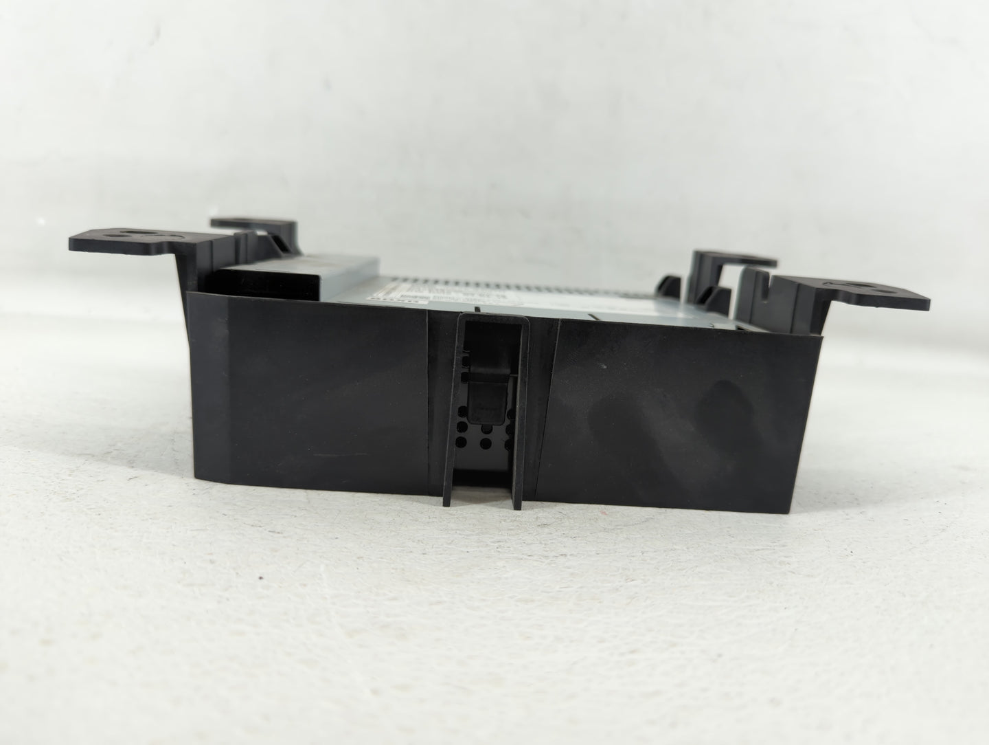 2020-2022 Chevrolet Spark Radio AM FM Cd Player Receiver Replacement P/N:42756550 Fits Fits 2020 2021 2022 OEM Used Auto Par