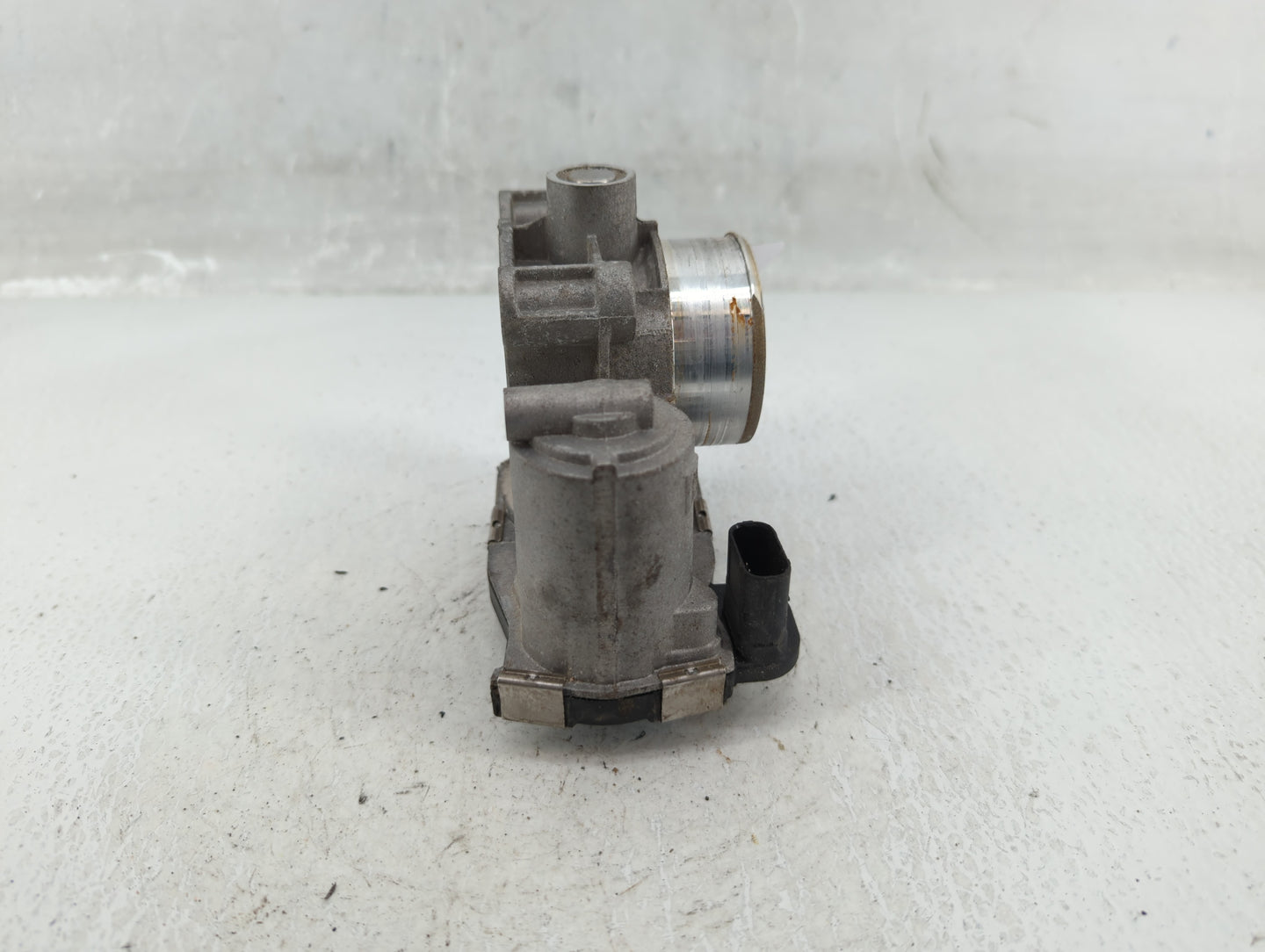 2016-2022 Chevrolet Spark Throttle Body P/N:12673014 Fits Fits 2016 2017 2018 2019 2020 2021 2022 OEM Used Auto Parts - Oemu