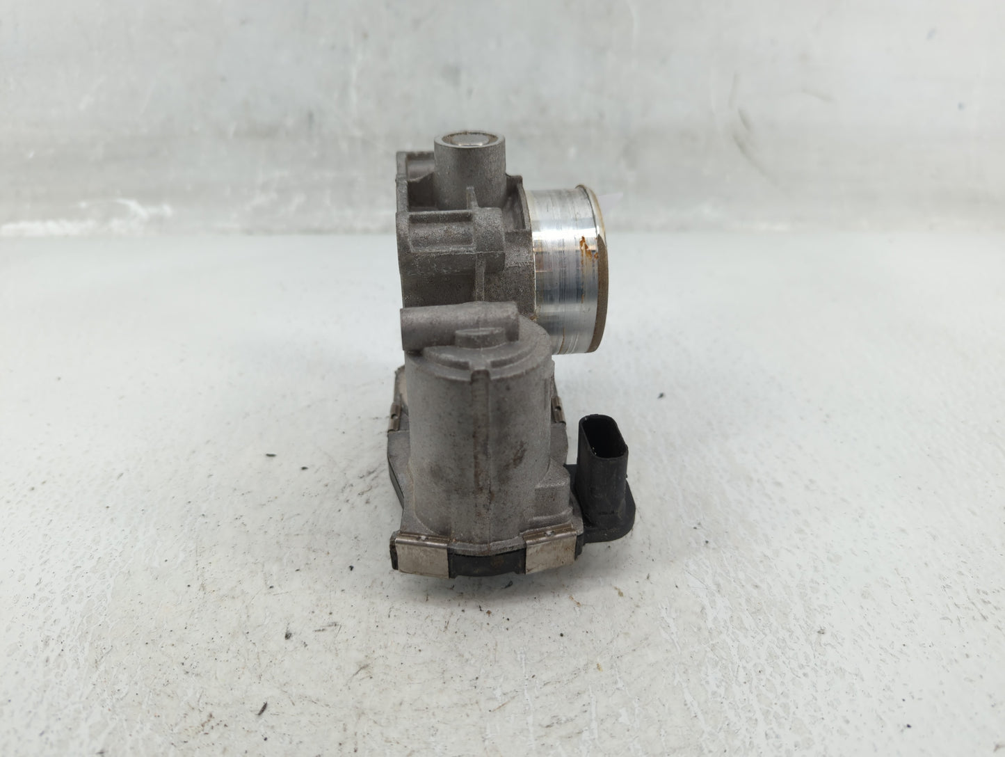 2016-2022 Chevrolet Spark Throttle Body P/N:12673014 Fits Fits 2016 2017 2018 2019 2020 2021 2022 OEM Used Auto Parts - Oemu