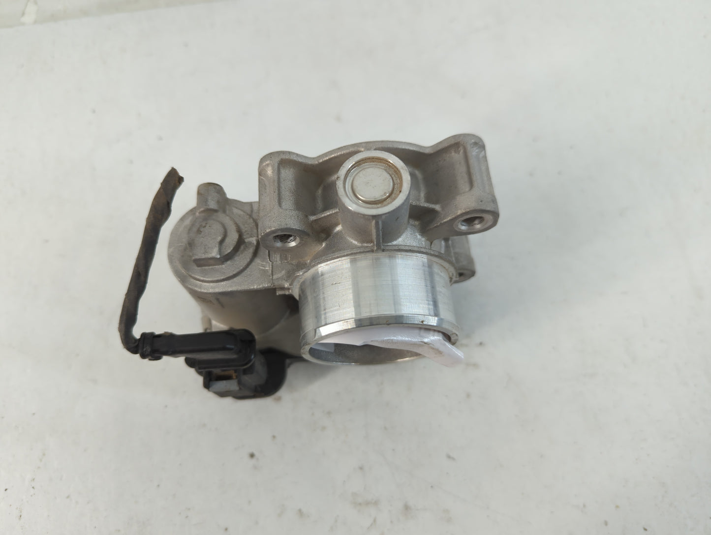 2016-2022 Chevrolet Spark Throttle Body P/N:20330A24841270458900 Fits Fits 2016 2017 2018 2019 2020 2021 2022 OEM Used Auto 
