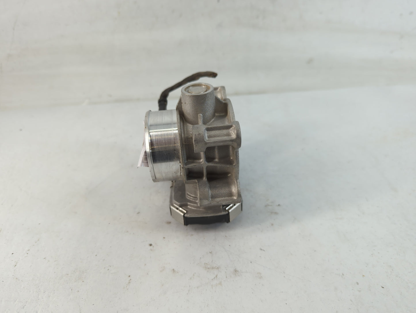 2016-2022 Chevrolet Spark Throttle Body P/N:20330A24841270458900 Fits Fits 2016 2017 2018 2019 2020 2021 2022 OEM Used Auto 