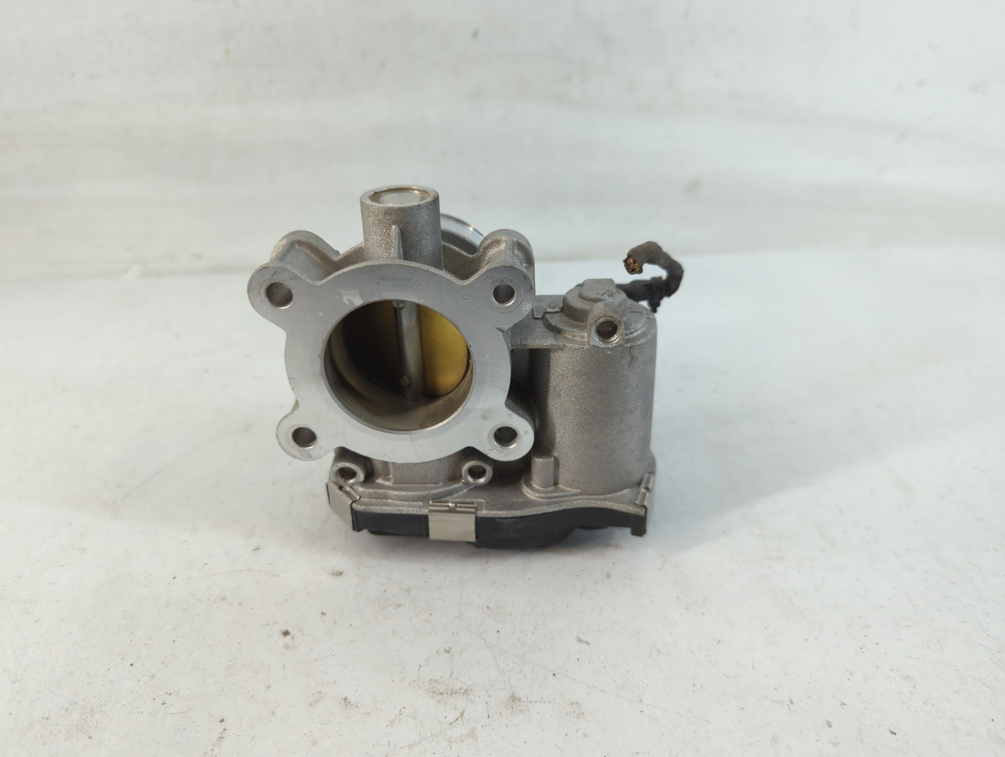 2016-2022 Chevrolet Spark Throttle Body P/N:20330A24841270458900 Fits Fits 2016 2017 2018 2019 2020 2021 2022 OEM Used Auto 