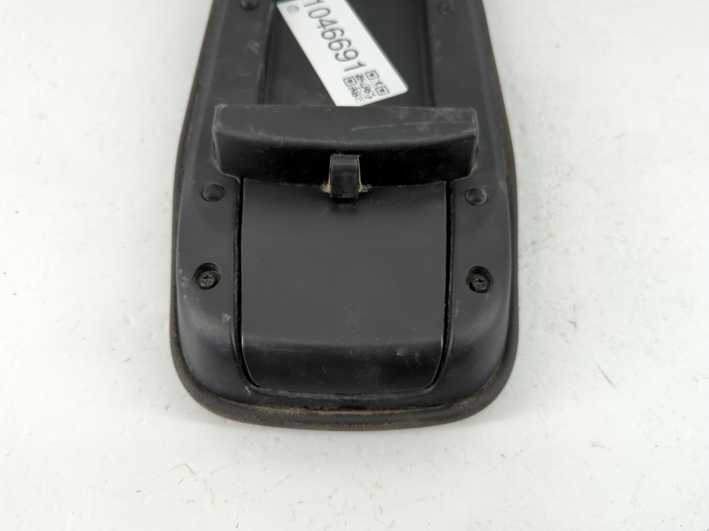 2021 Chevrolet Trailblazer Center Console Armrest Cover Lid Fits OEM Used Auto Parts - Oemusedautoparts1.com