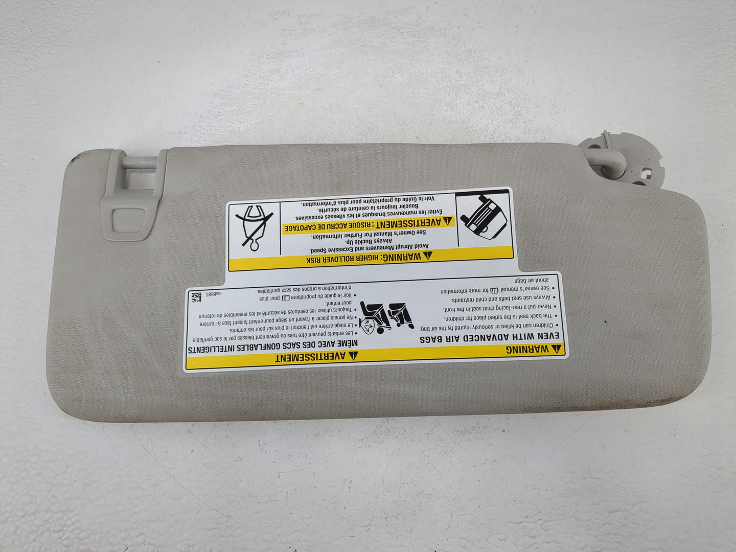 2021-2022 Chevrolet Trailblazer Sun Visor Shade Replacement Driver Left Mirror Fits Fits 2021 2022 OEM Used Auto Parts - Oem