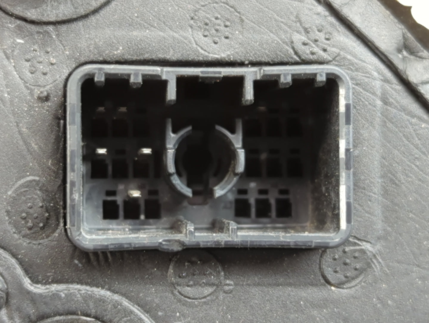 2021-2022 Chevrolet Trailblazer Side Mirror Replacement Driver Left View Door Mirror P/N:DM301-610731 Fits Fits 2021 2022 OE