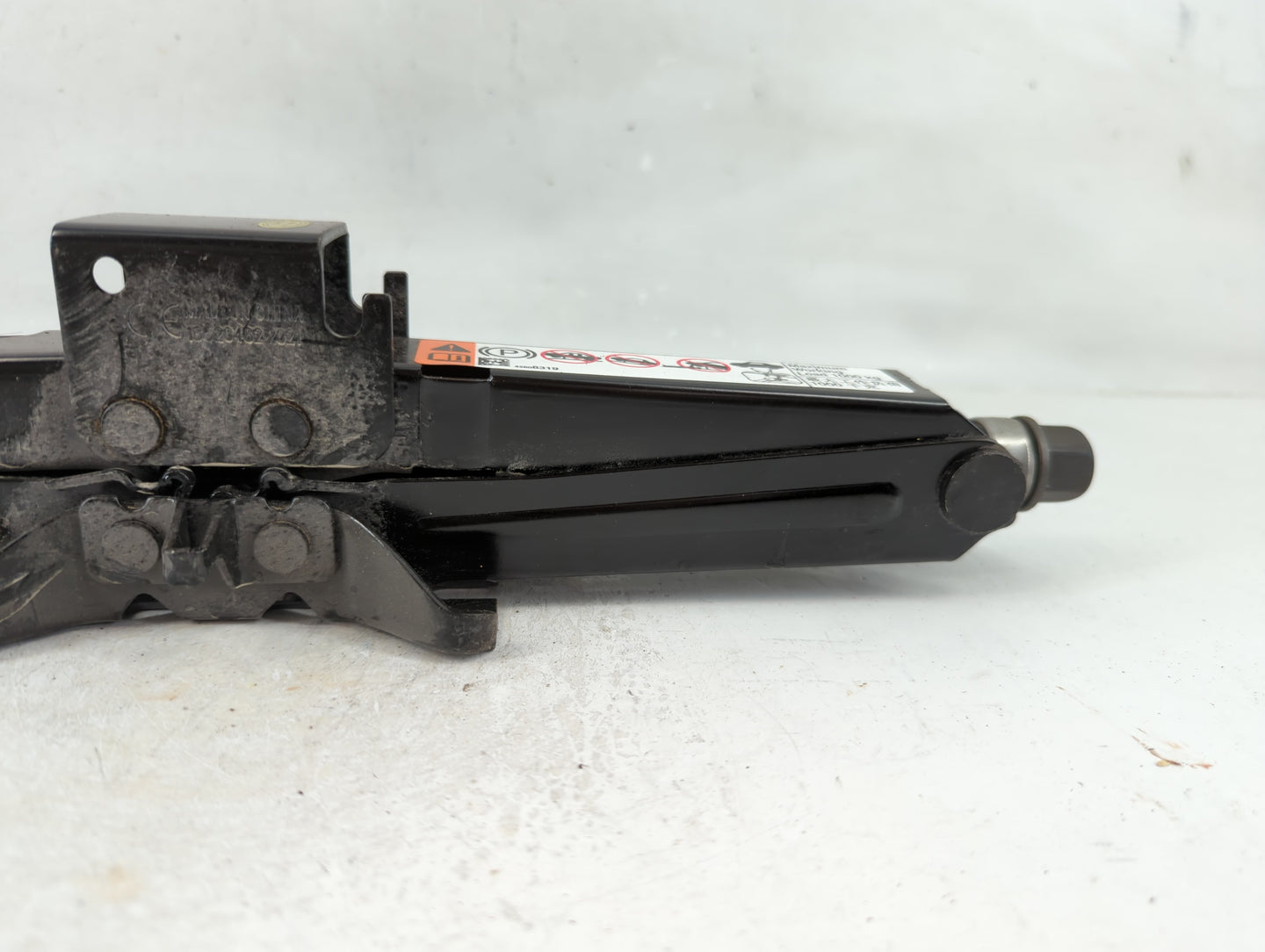 2021 Chevrolet Trailblazer Spare Scissor Car Jack - Oemusedautoparts1.com