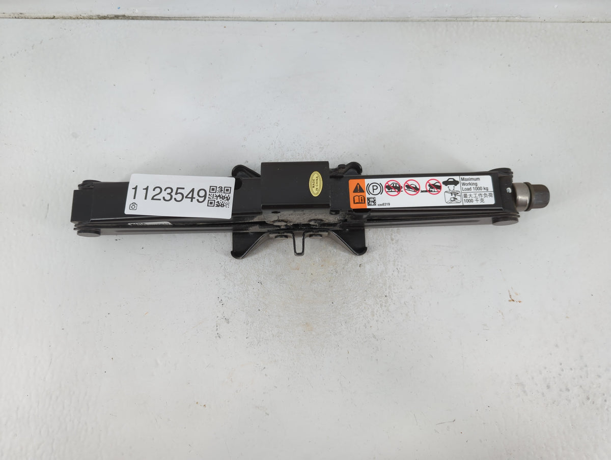 2021 Chevrolet Trailblazer Spare Scissor Car Jack - Oemusedautoparts1.com