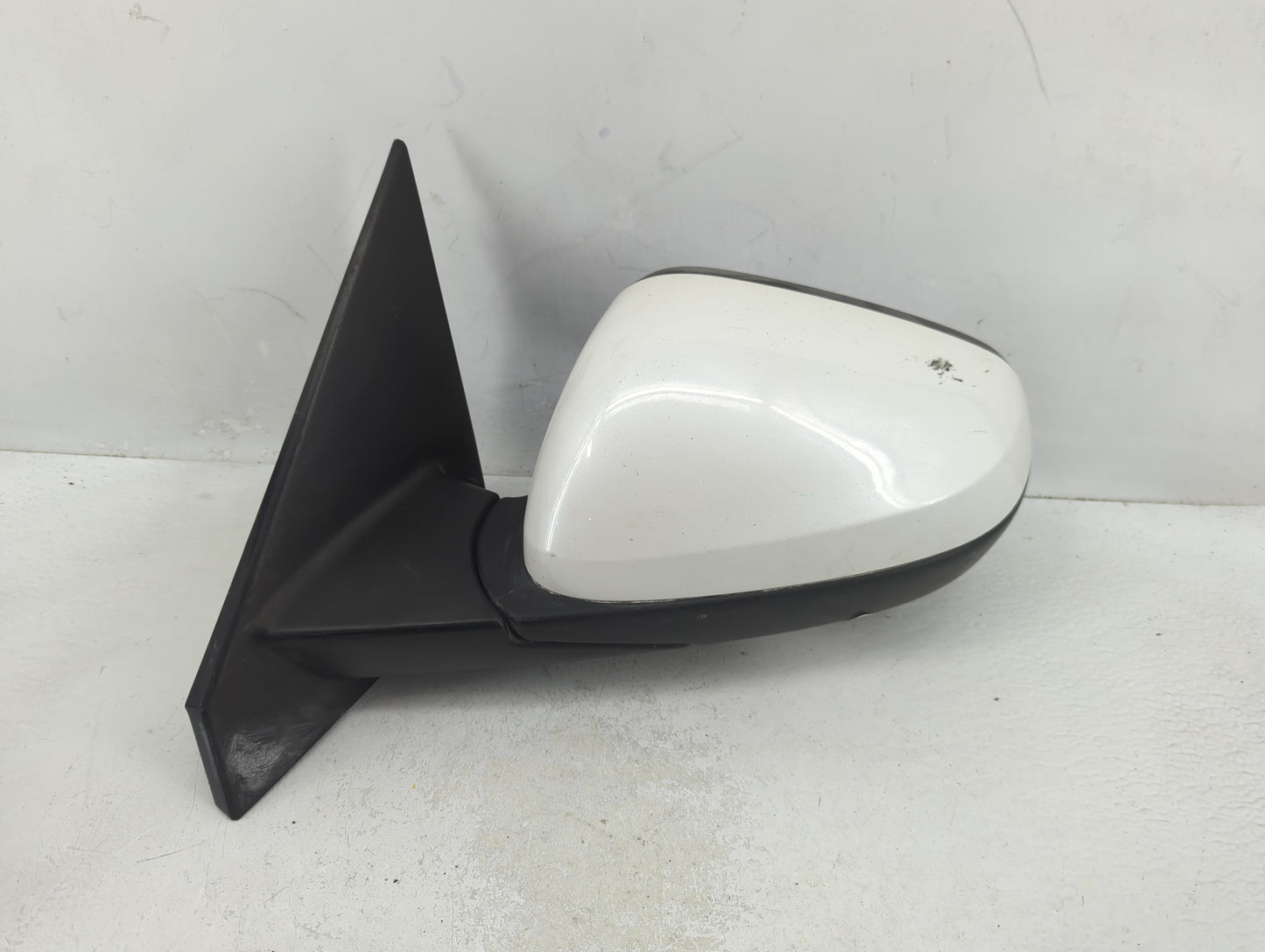 2021-2022 Chevrolet Trailblazer Driver Side View Mirror - Left Door Mirror OEM Used - Oemusedautoparts1.com