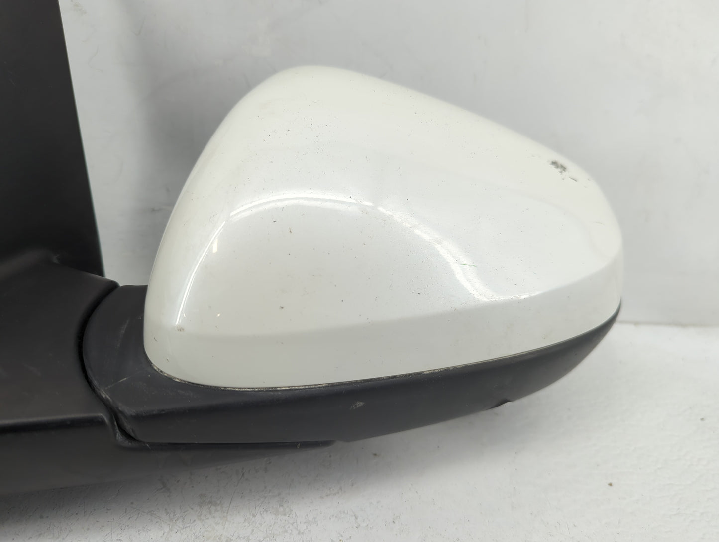 2021-2022 Chevrolet Trailblazer Driver Side View Mirror - Left Door Mirror OEM Used - Oemusedautoparts1.com