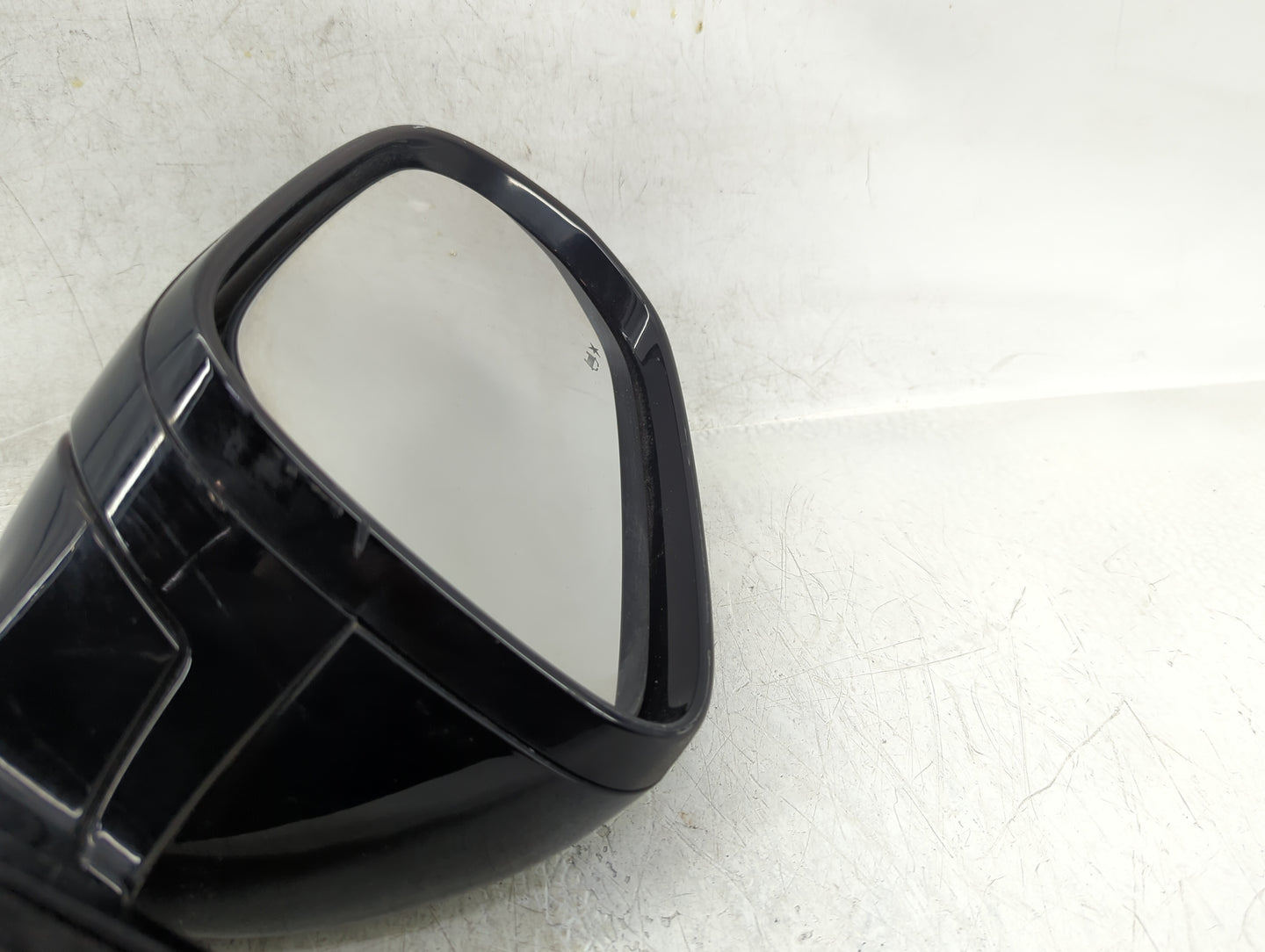 2021-2022 Chevrolet Trailblazer Driver Side View Mirror - Left Door Mirror OEM Used - Oemusedautoparts1.com