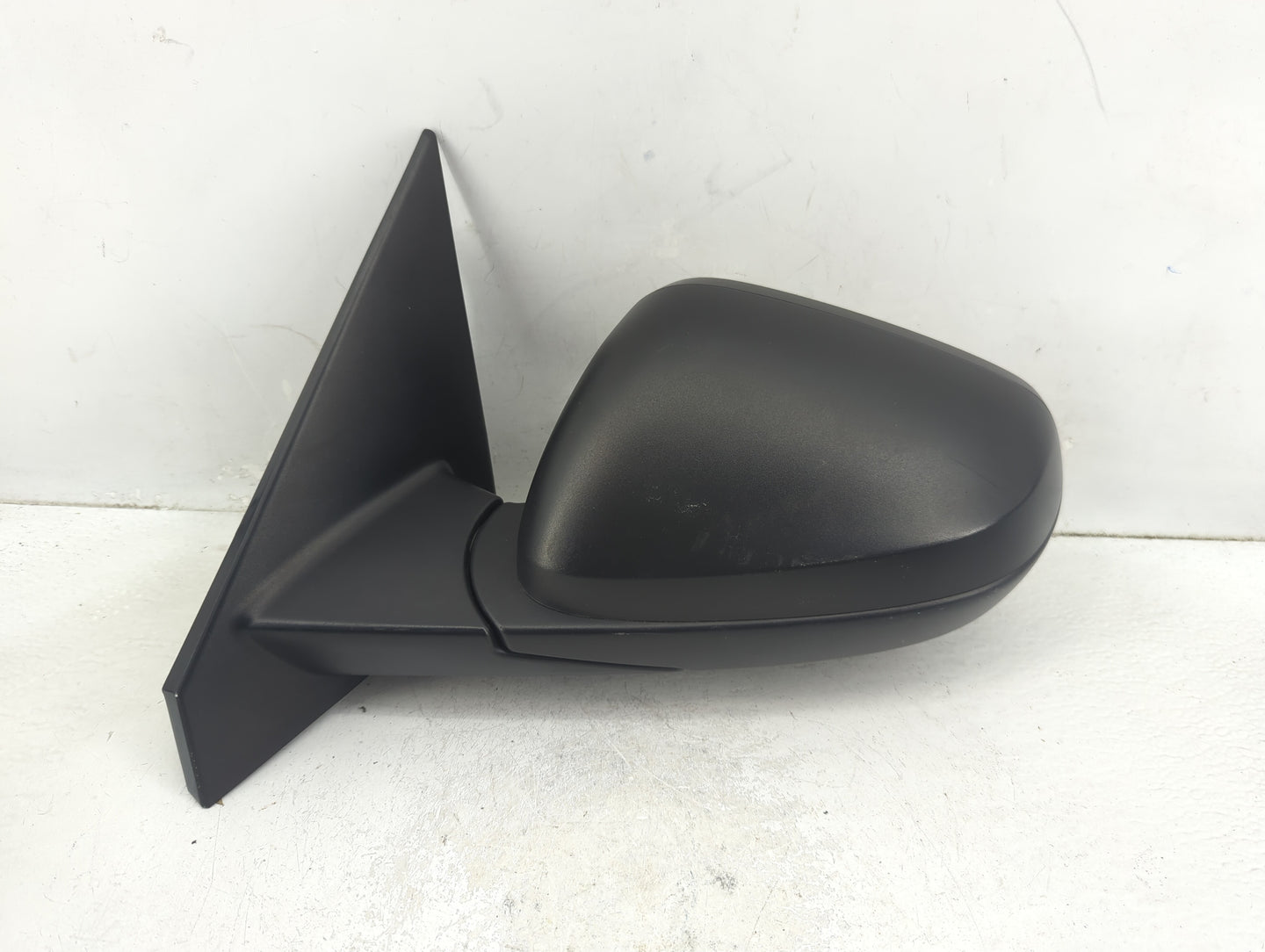 2021-2022 Chevrolet Trailblazer Driver Side View Mirror - Left Door Mirror OEM Used - Oemusedautoparts1.com