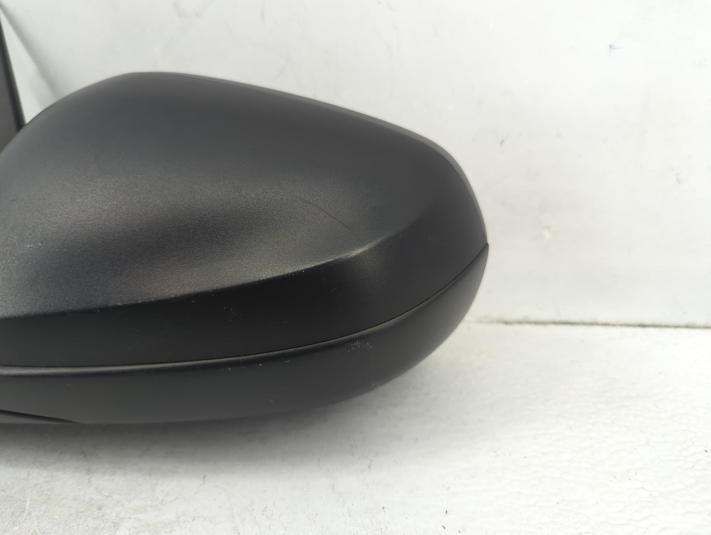 2021-2022 Chevrolet Trailblazer Driver Side View Mirror - Left Door Mirror OEM Used - Oemusedautoparts1.com